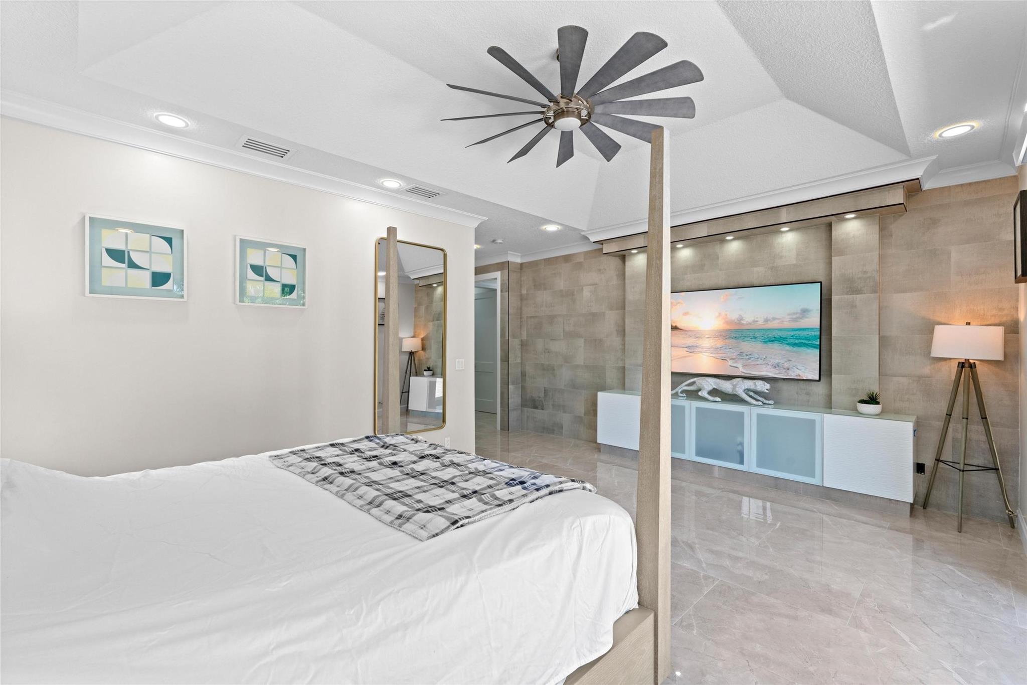 MEADOW WOOD OF THE LANDIN - Residential