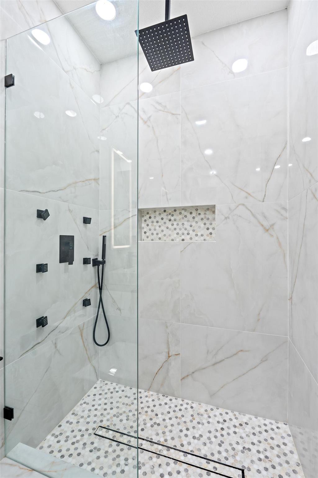 MEADOW WOOD OF THE LANDIN - Residential