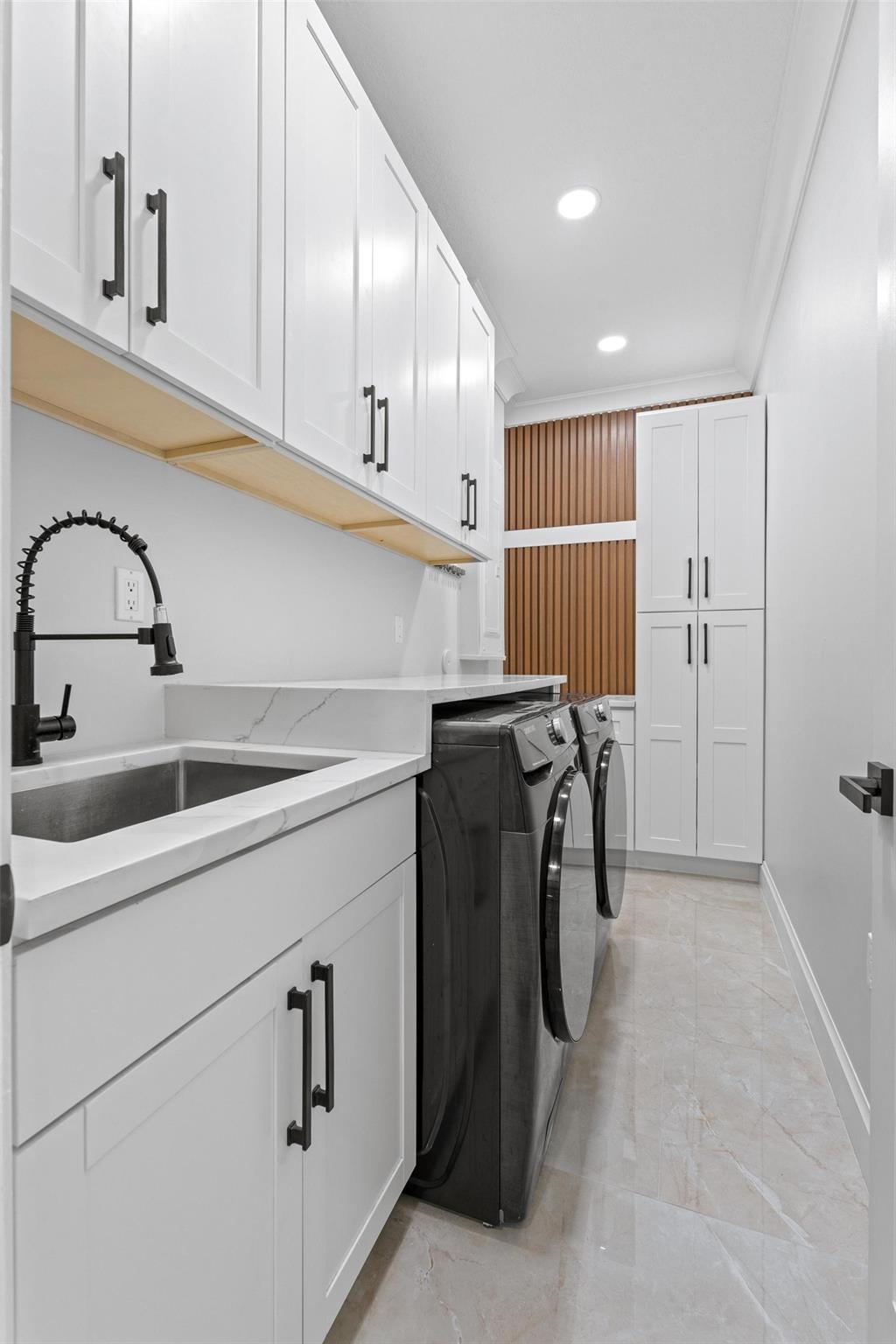 MEADOW WOOD OF THE LANDIN - Residential