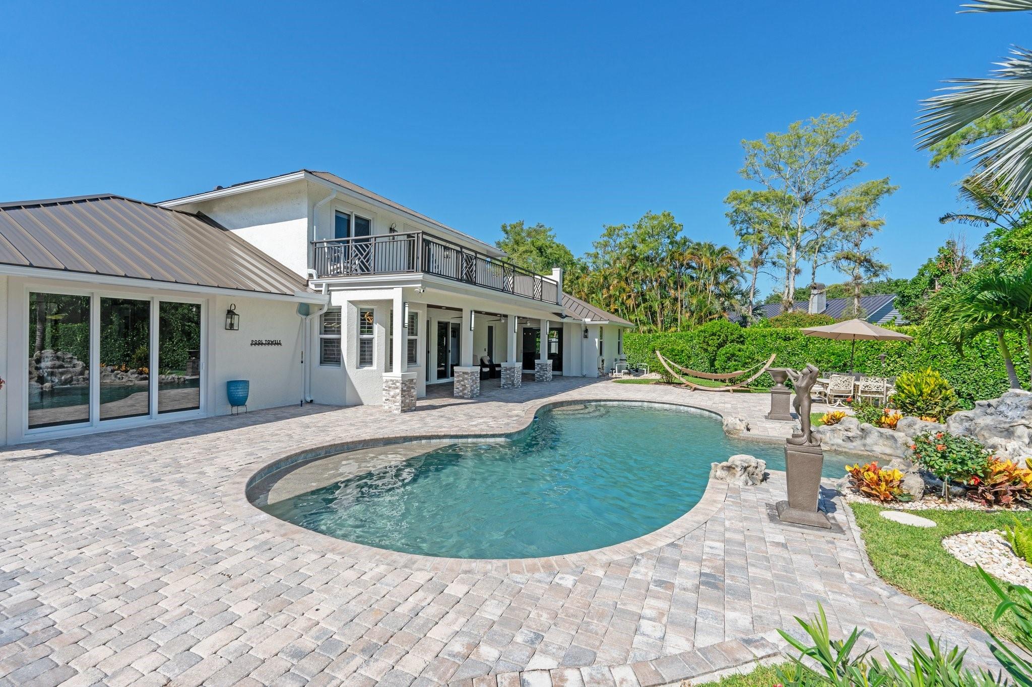 MEADOW WOOD OF THE LANDIN - Residential