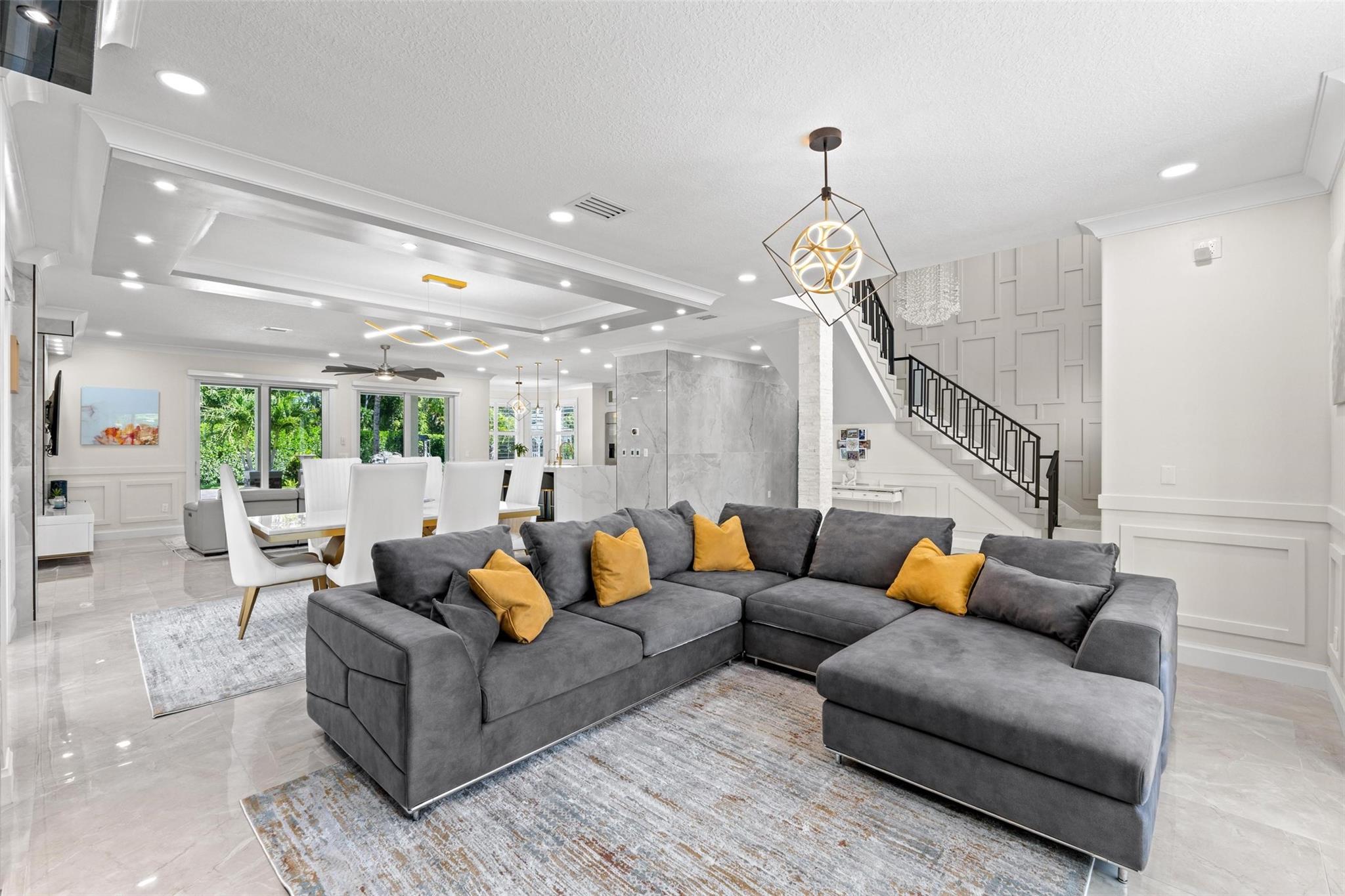 MEADOW WOOD OF THE LANDIN - Residential