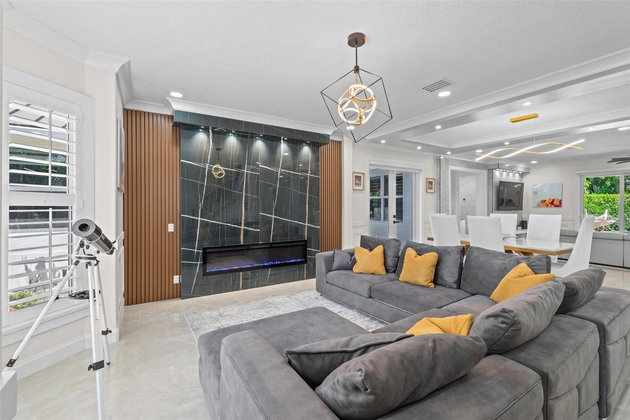 MEADOW WOOD OF THE LANDIN - Residential