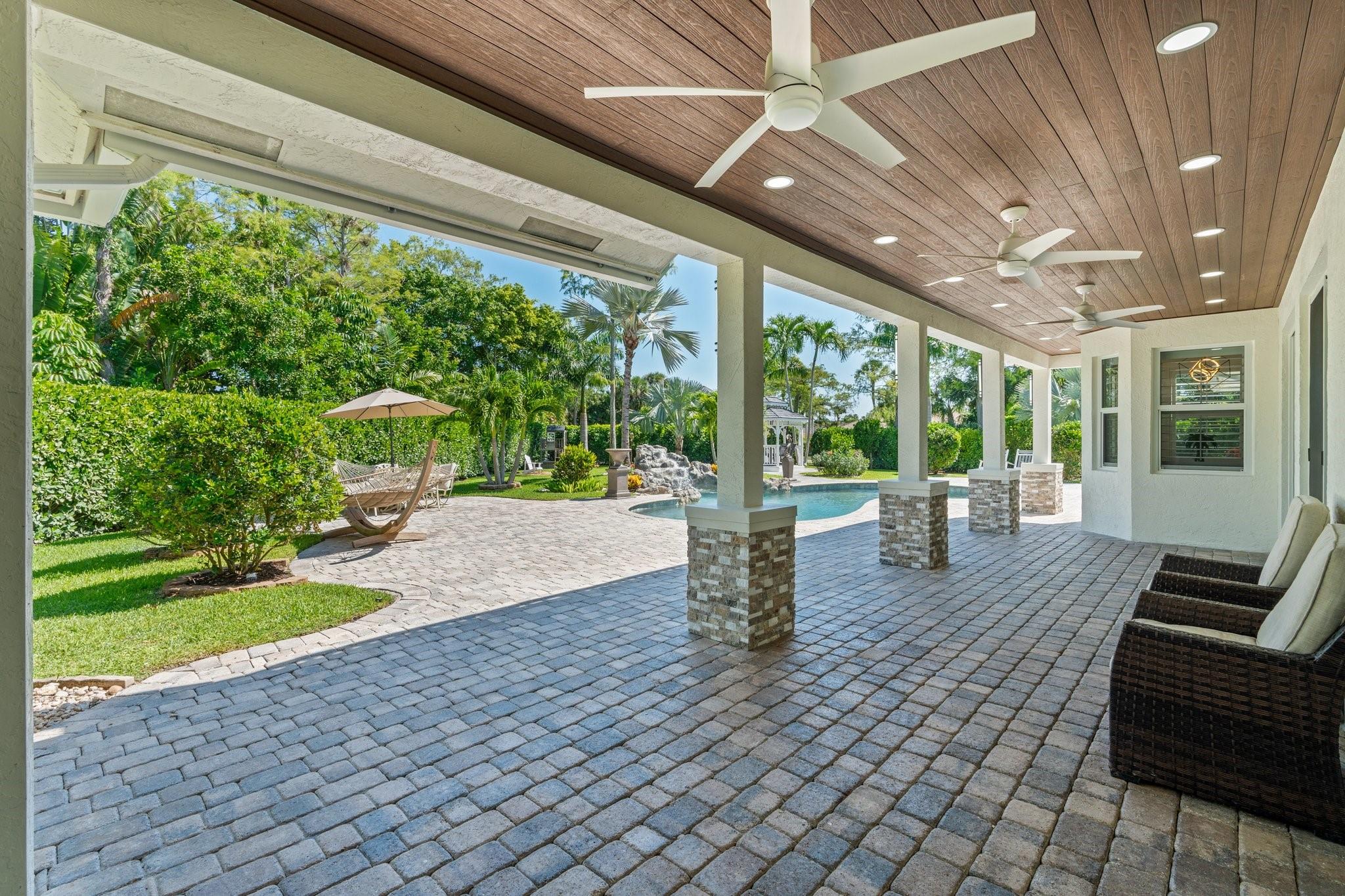 MEADOW WOOD OF THE LANDIN - Residential