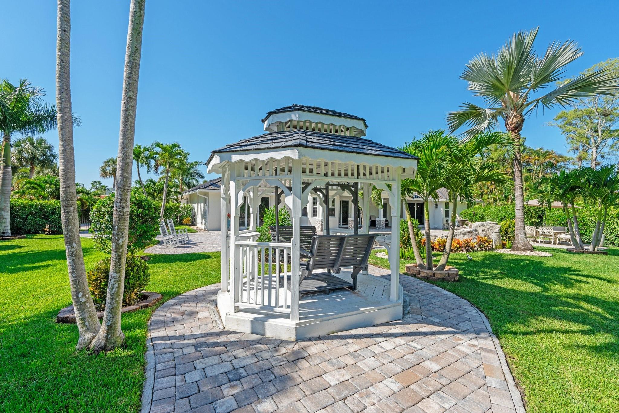 MEADOW WOOD OF THE LANDIN - Residential