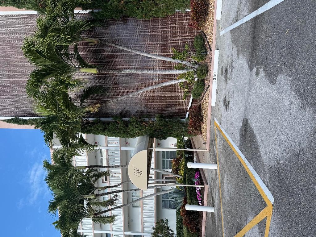 CENTURY VILLAGE CONDO - Residential Lease