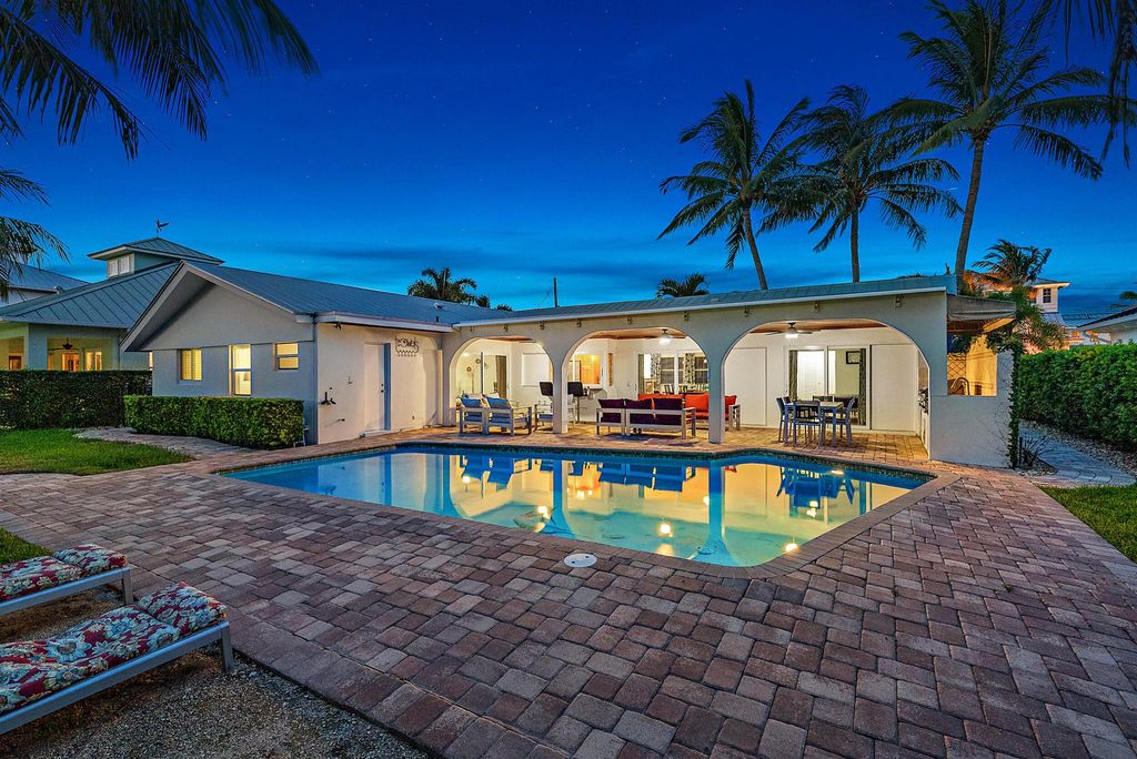 Photo of 19165 Waterway Road, Jupiter, FL 33469 (MLS # R10972121)