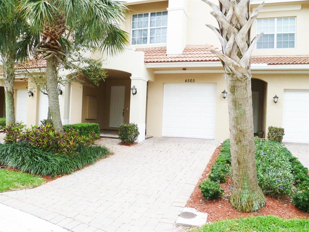 Photo of 4565 Artesa Way S, Palm Beach Gardens, FL 33410 (MLS # R10753835)