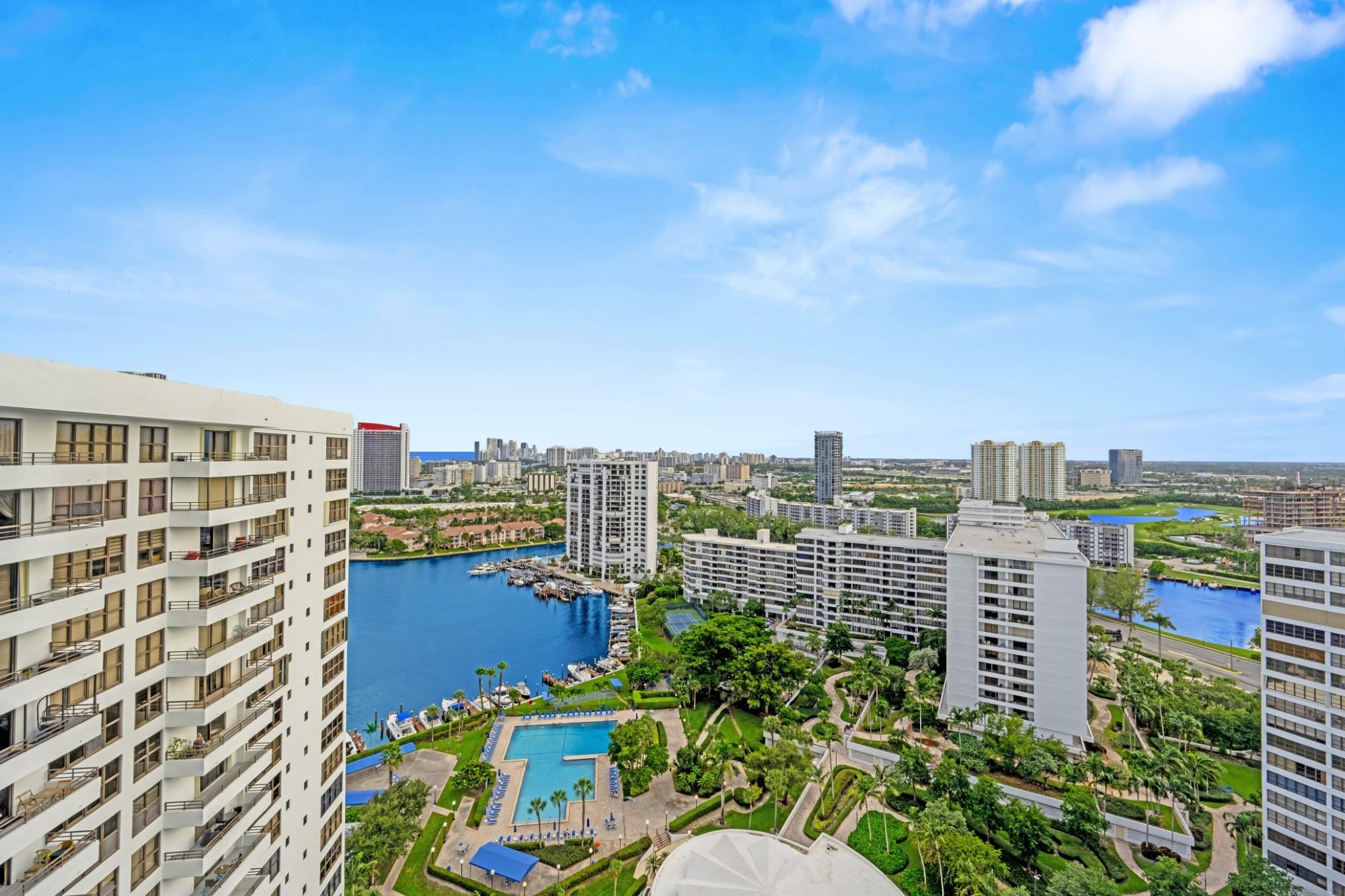 2500 Parkview Dr 2516