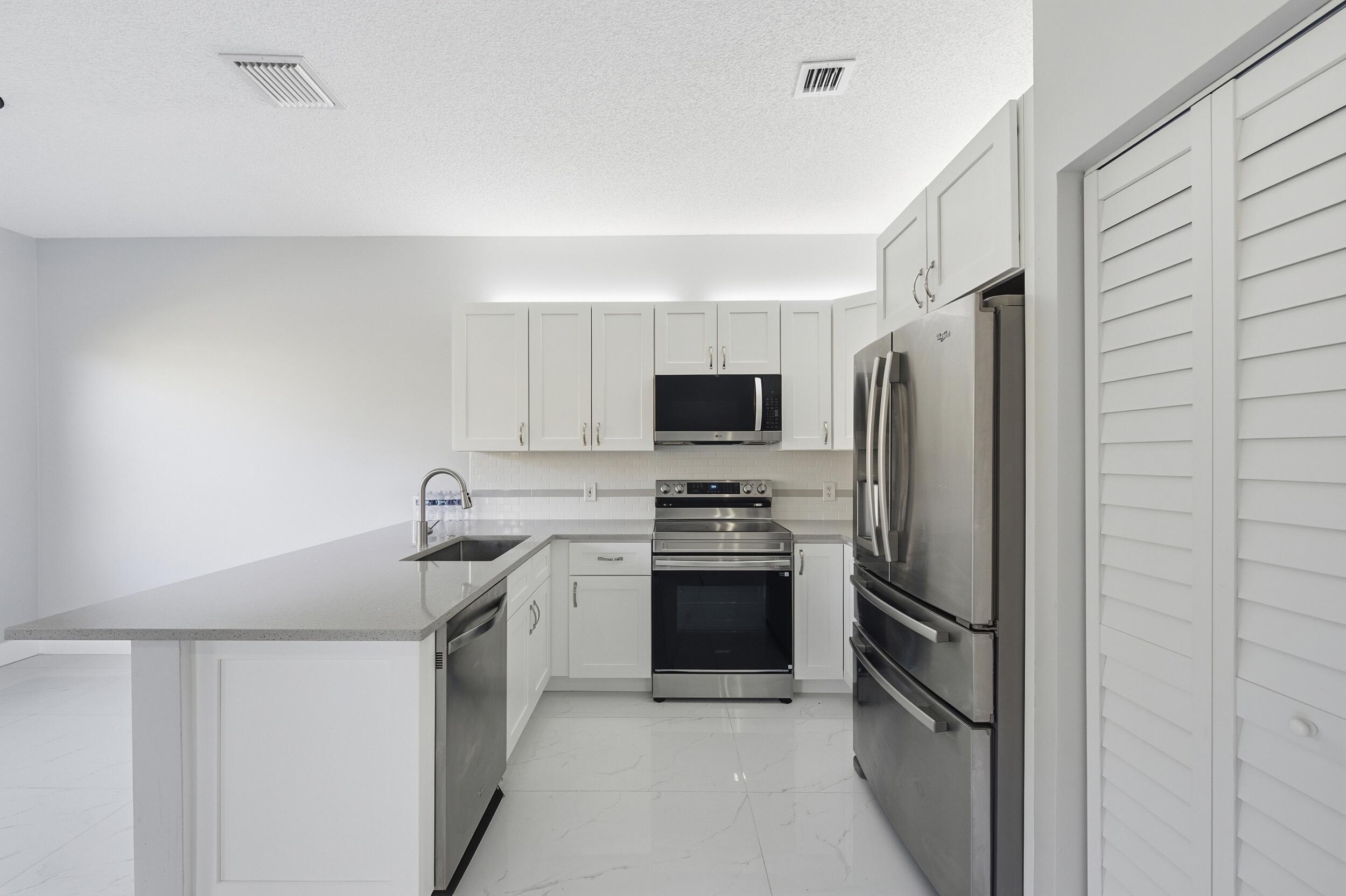 PRINCETON PLACE AT GABLES END - Residential