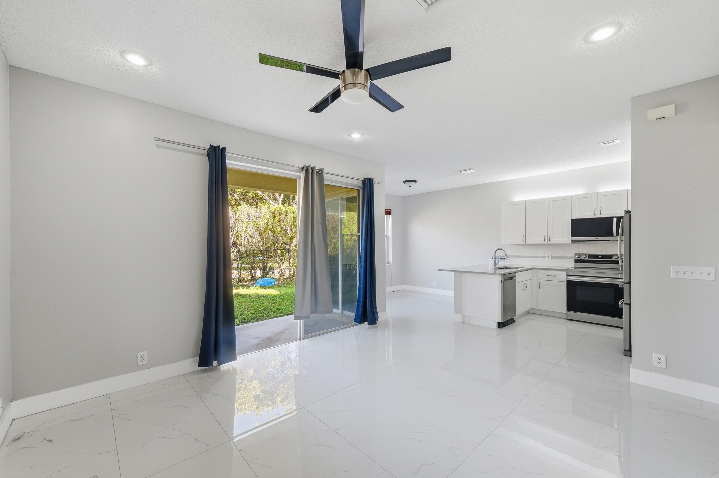 PRINCETON PLACE AT GABLES END - Residential