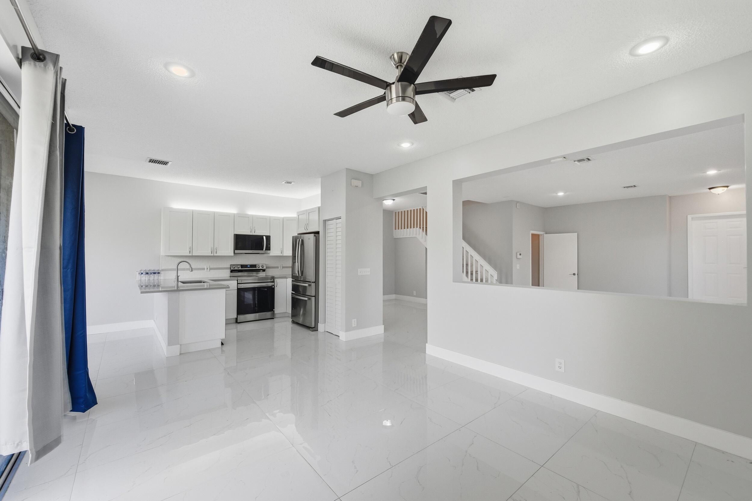 PRINCETON PLACE AT GABLES END - Residential