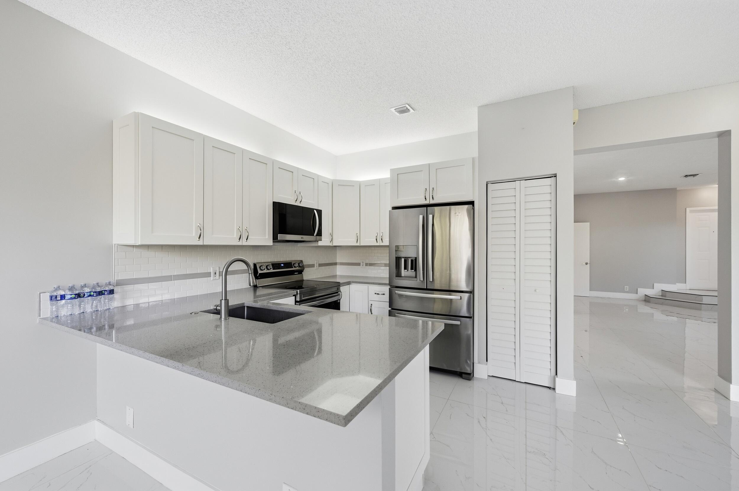 PRINCETON PLACE AT GABLES END - Residential