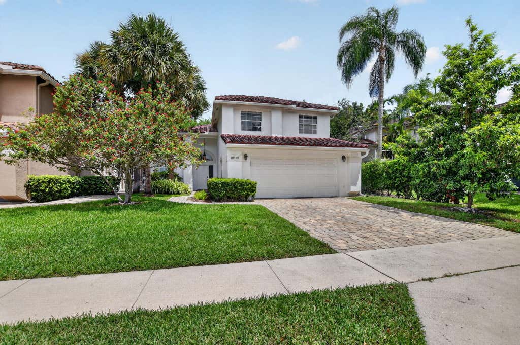 Photo of 10426 BUENA VENTURA Drive, Boca Raton, FL 33498 (MLS # B26068522)