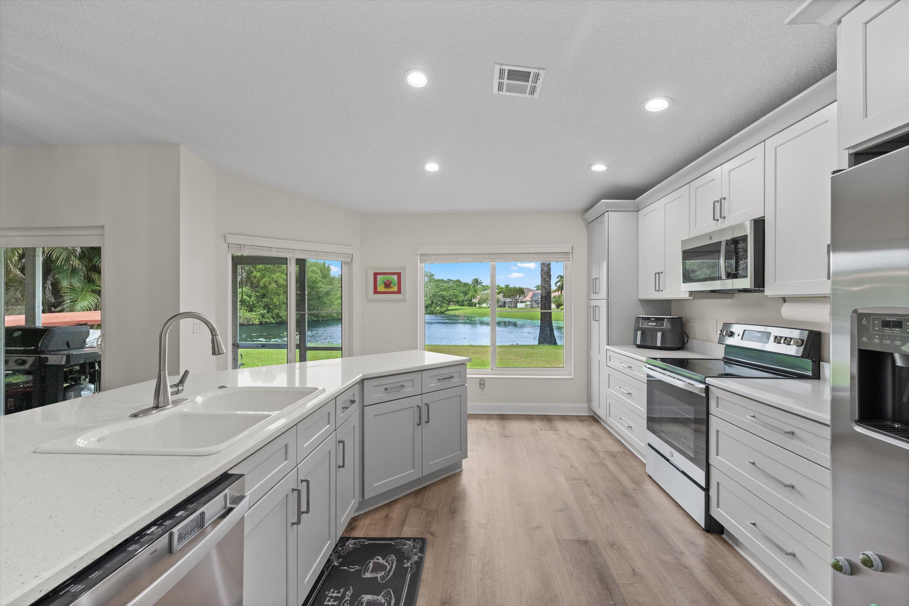LAKEFIELD OF THE LANDINGS AT WELLINGTON 1 - Residential