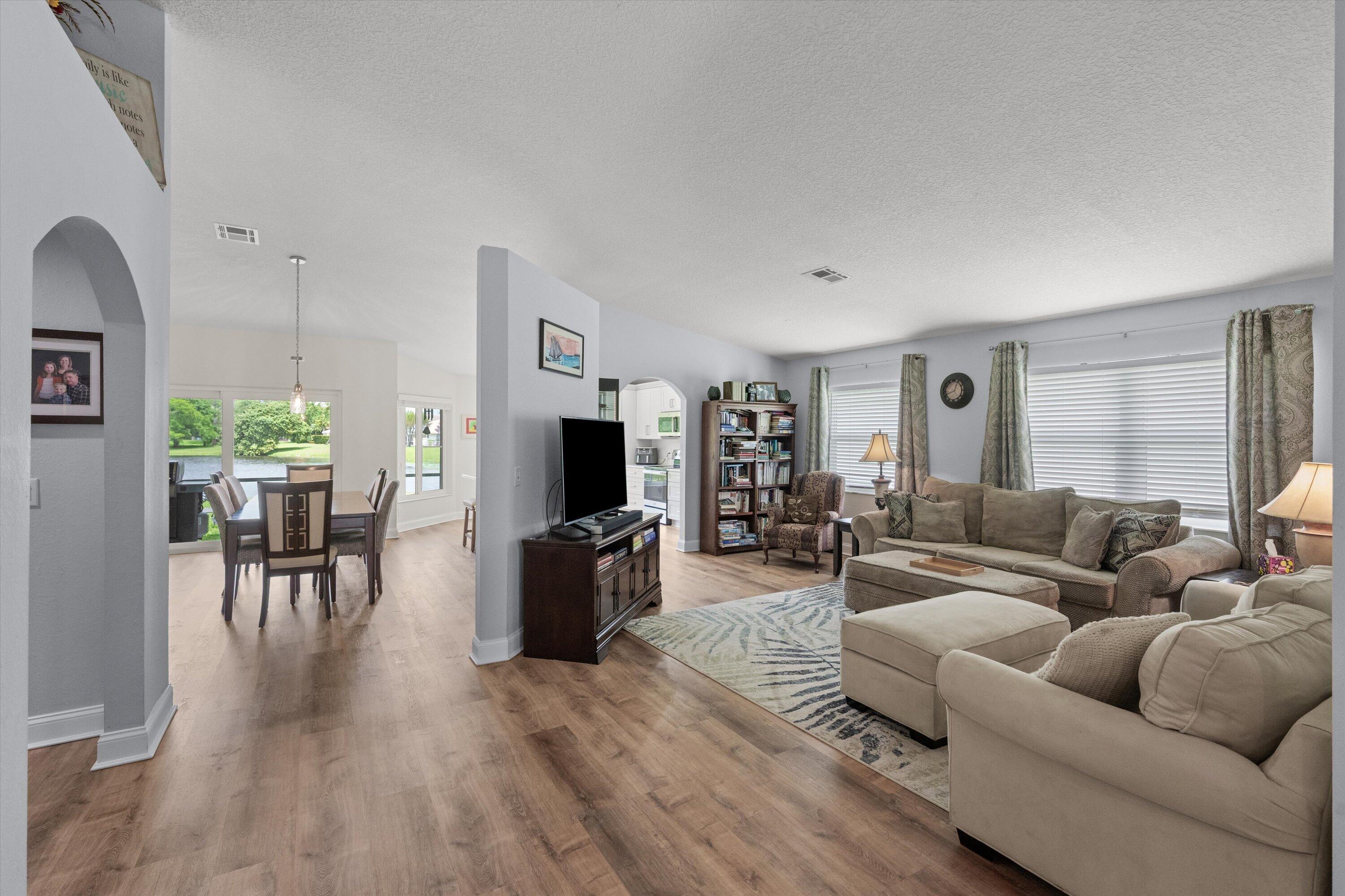 LAKEFIELD OF THE LANDINGS AT WELLINGTON 1 - Residential