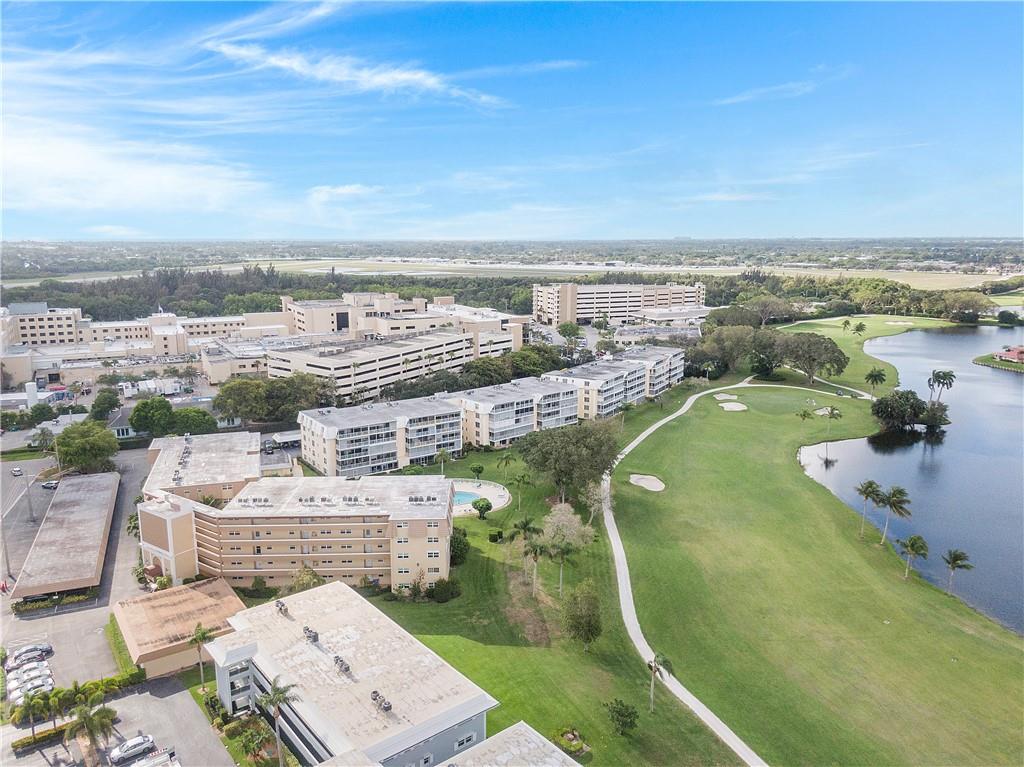 Atlantis Sherbrooke Villa - Residential