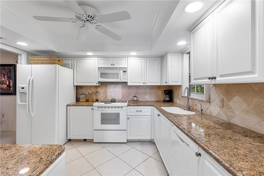 Atlantis Sherbrooke Villa - Residential