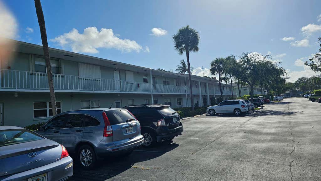 Photo of 2620 SW 22nd Avenue #1004, Delray Beach, FL 33445 (MLS # B26036574)