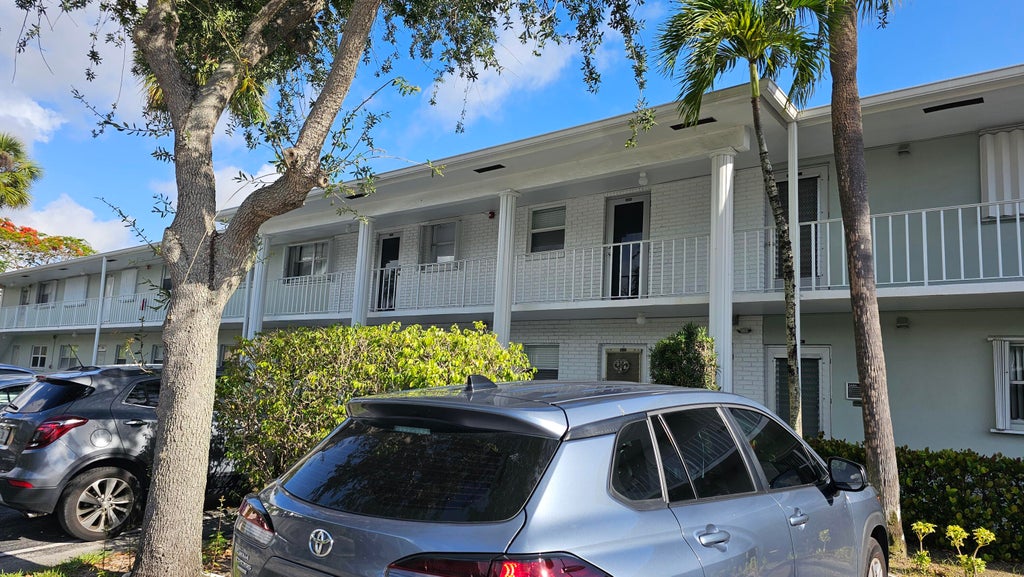 Photo of 2620 SW 22nd Avenue #1004, Delray Beach, FL 33445 (MLS # B26036574)