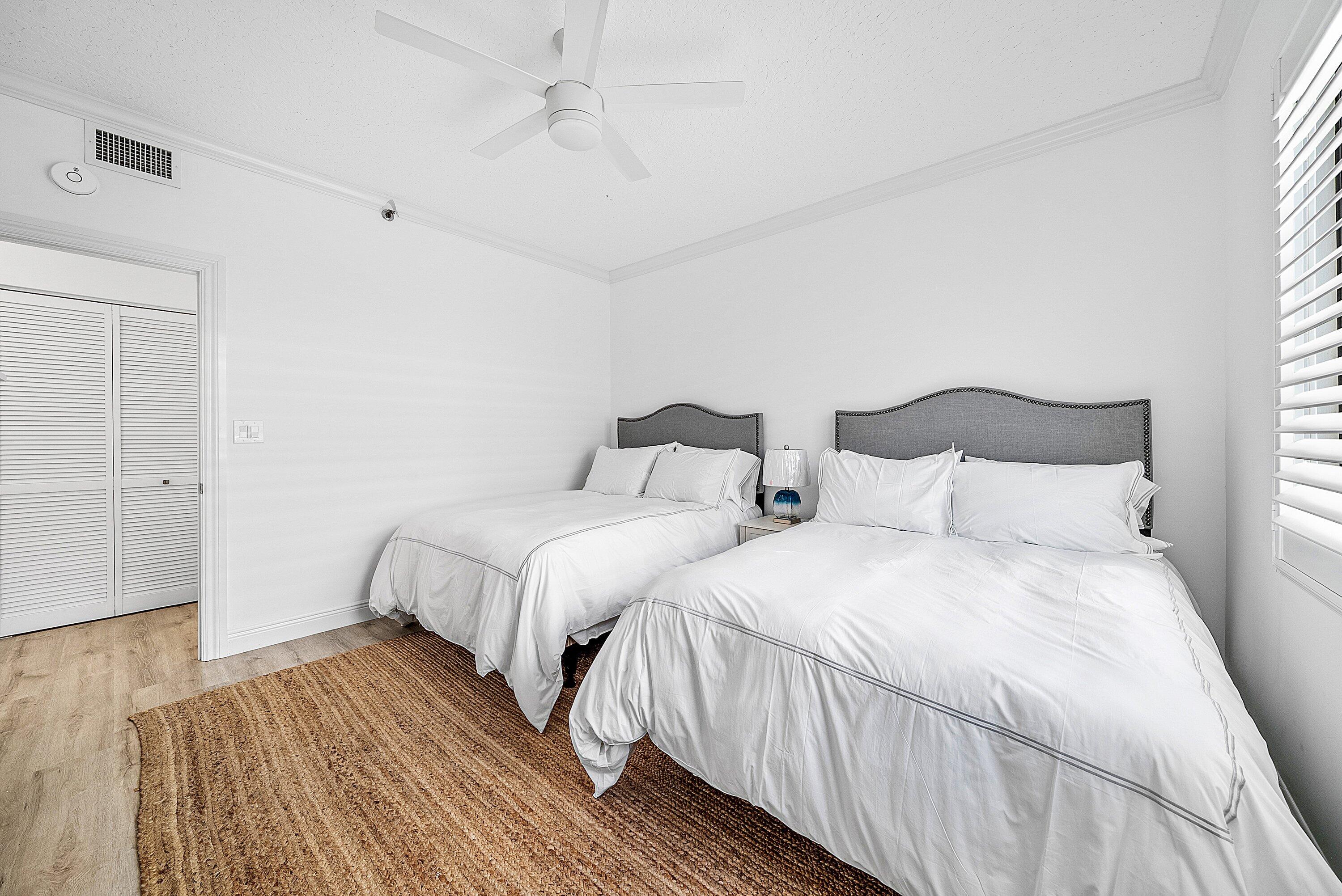 OAK HARBOUR CONDOS - Residential