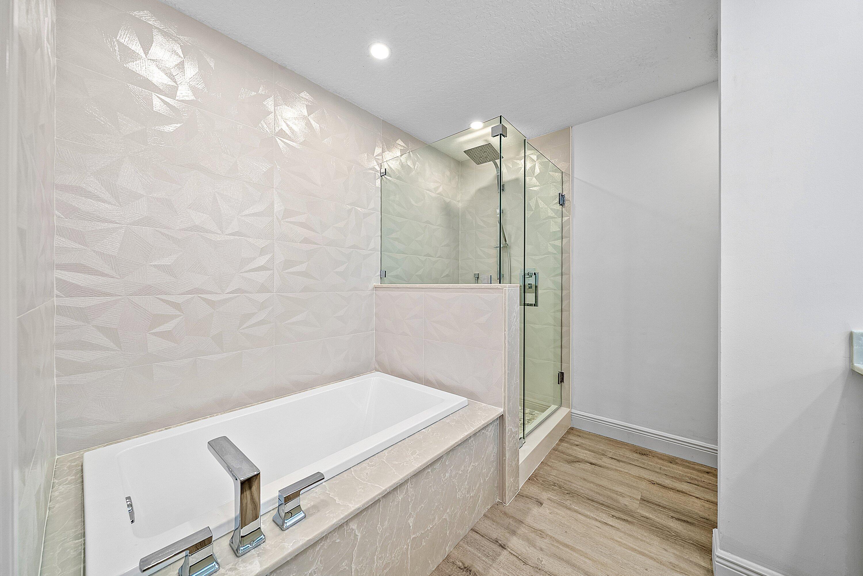 OAK HARBOUR CONDOS - Residential