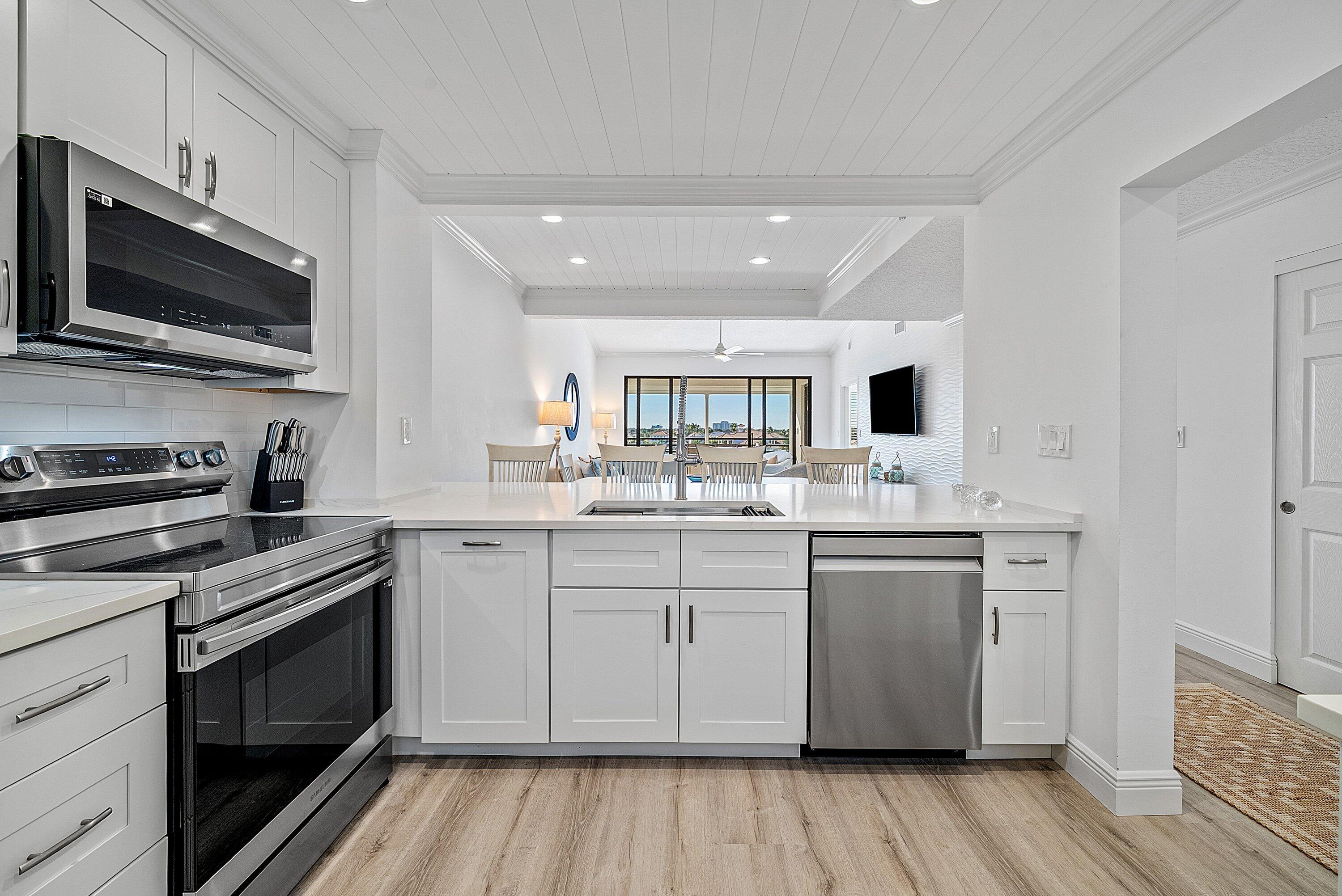 944 Oak Harbour Drive 944