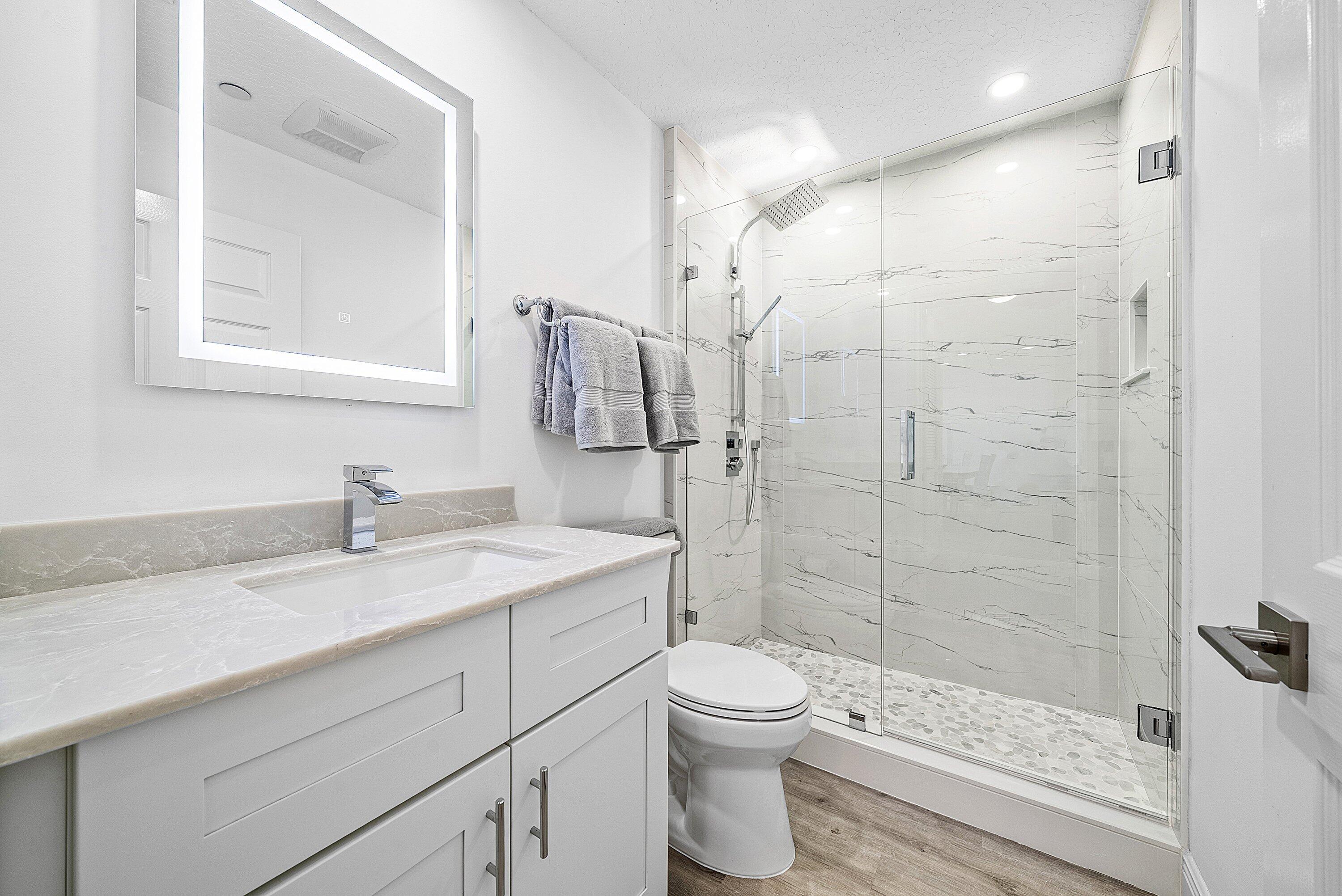 OAK HARBOUR CONDOS - Residential