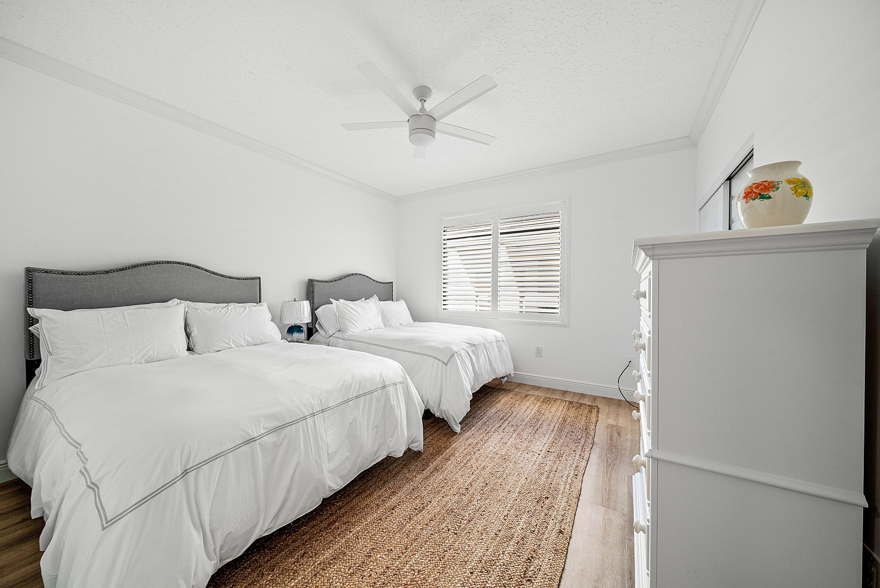 OAK HARBOUR CONDOS - Residential