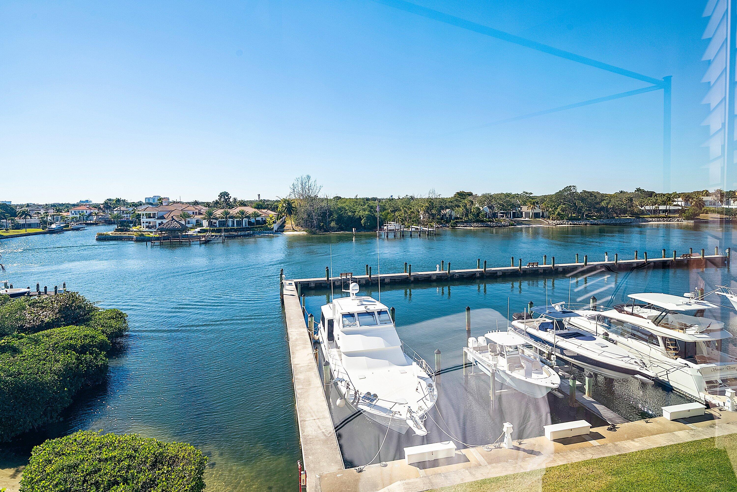 OAK HARBOUR CONDOS - Residential