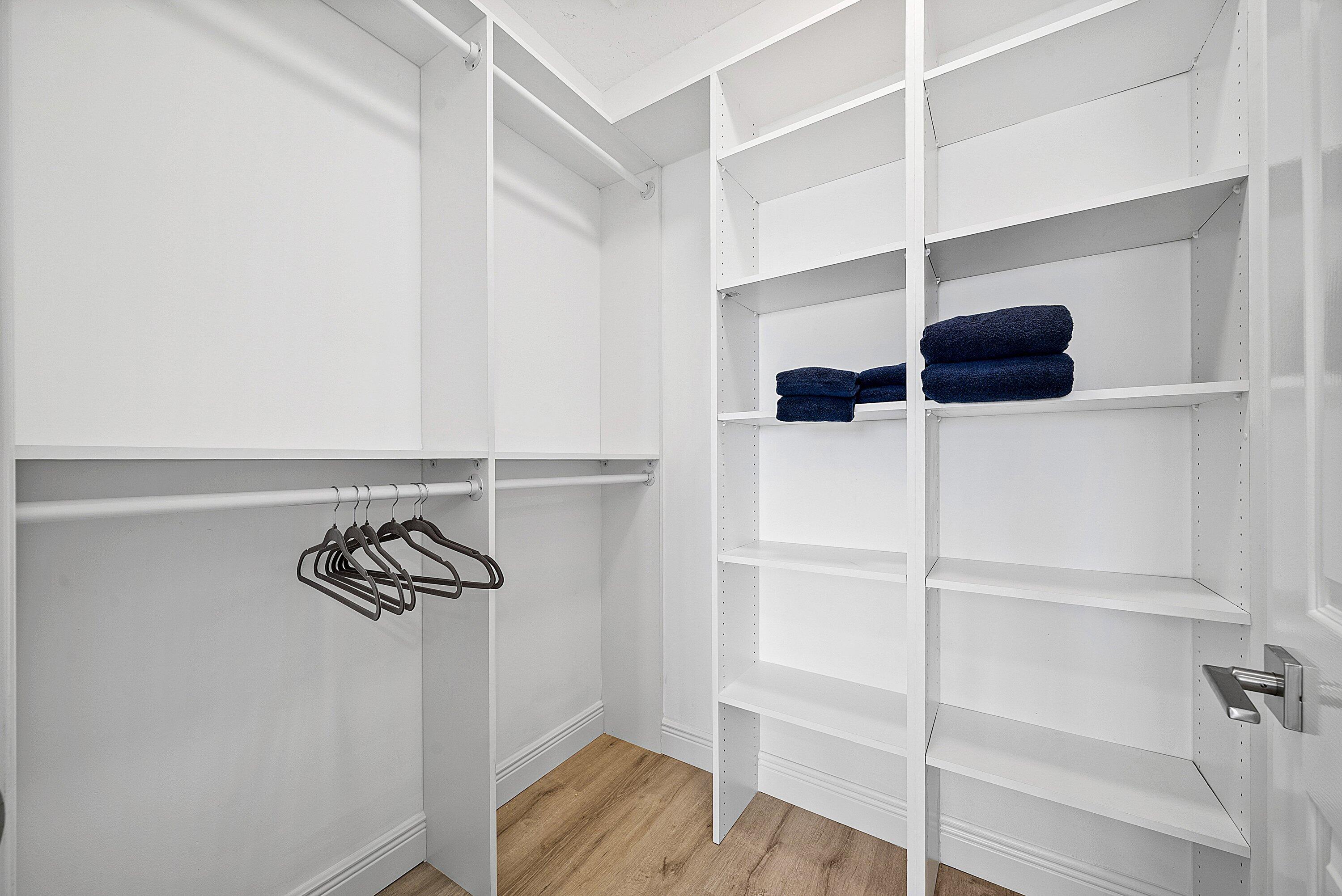 OAK HARBOUR CONDOS - Residential