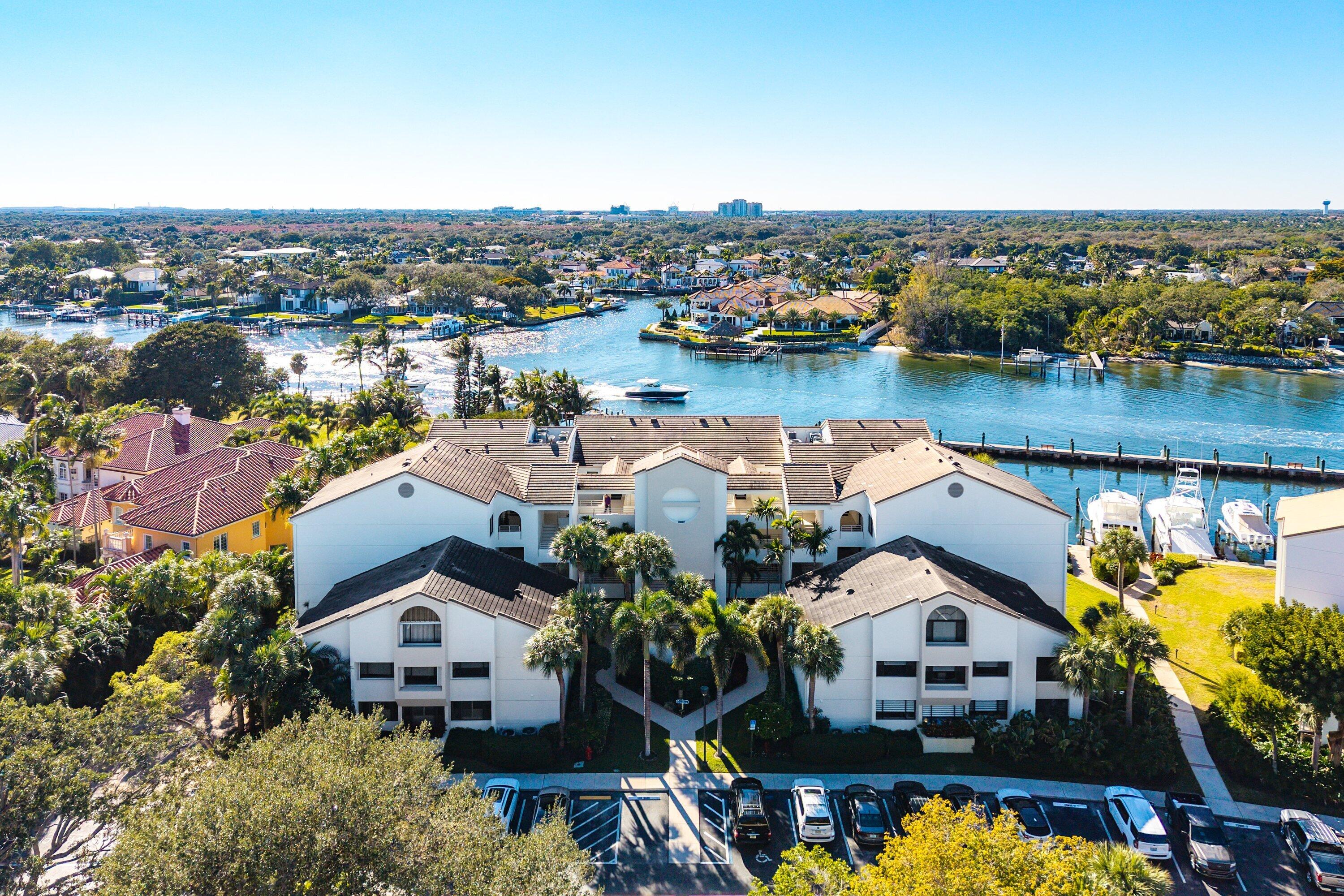 OAK HARBOUR CONDOS - Residential