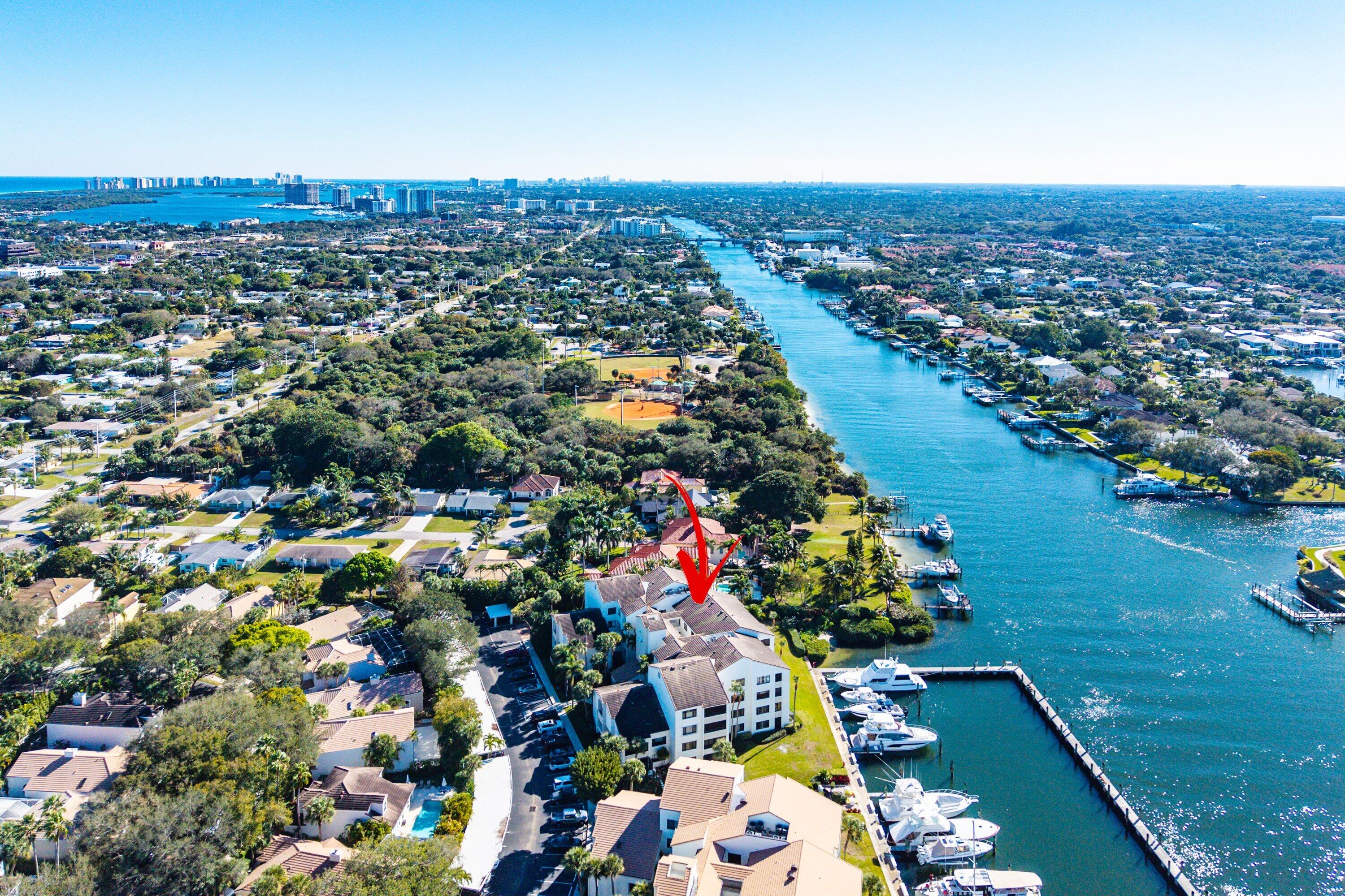 OAK HARBOUR CONDOS - Residential