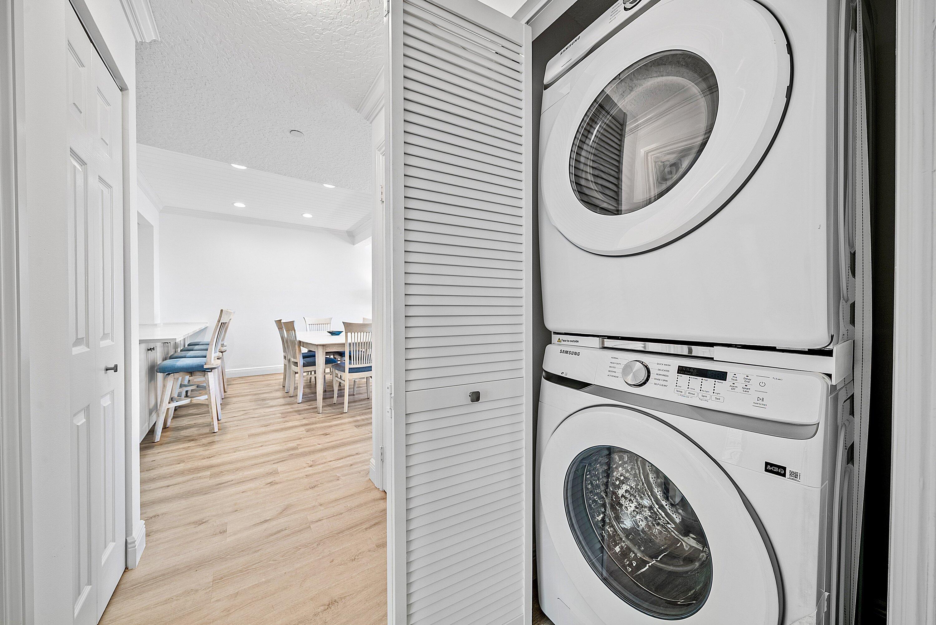 OAK HARBOUR CONDOS - Residential