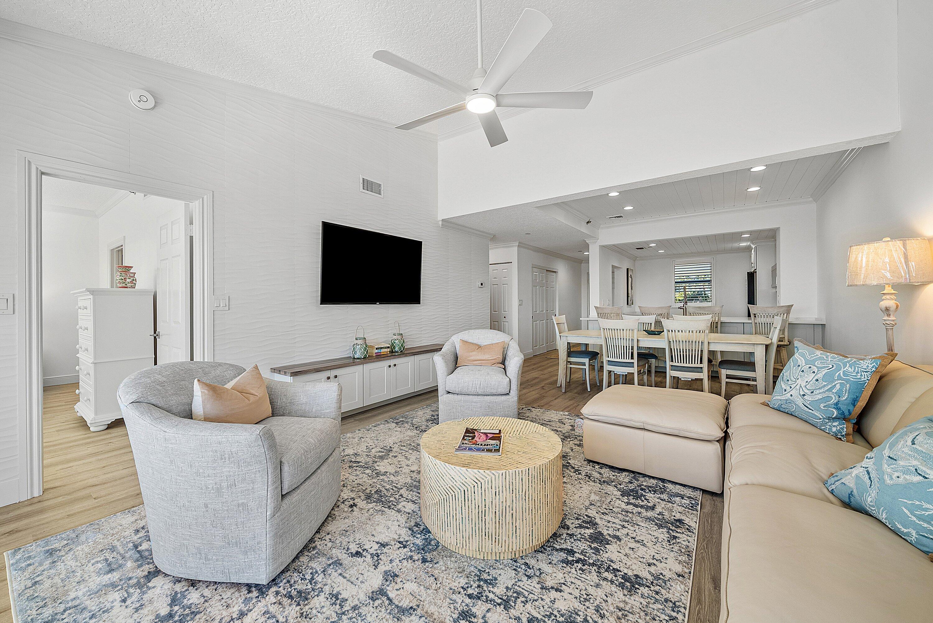 OAK HARBOUR CONDOS - Residential