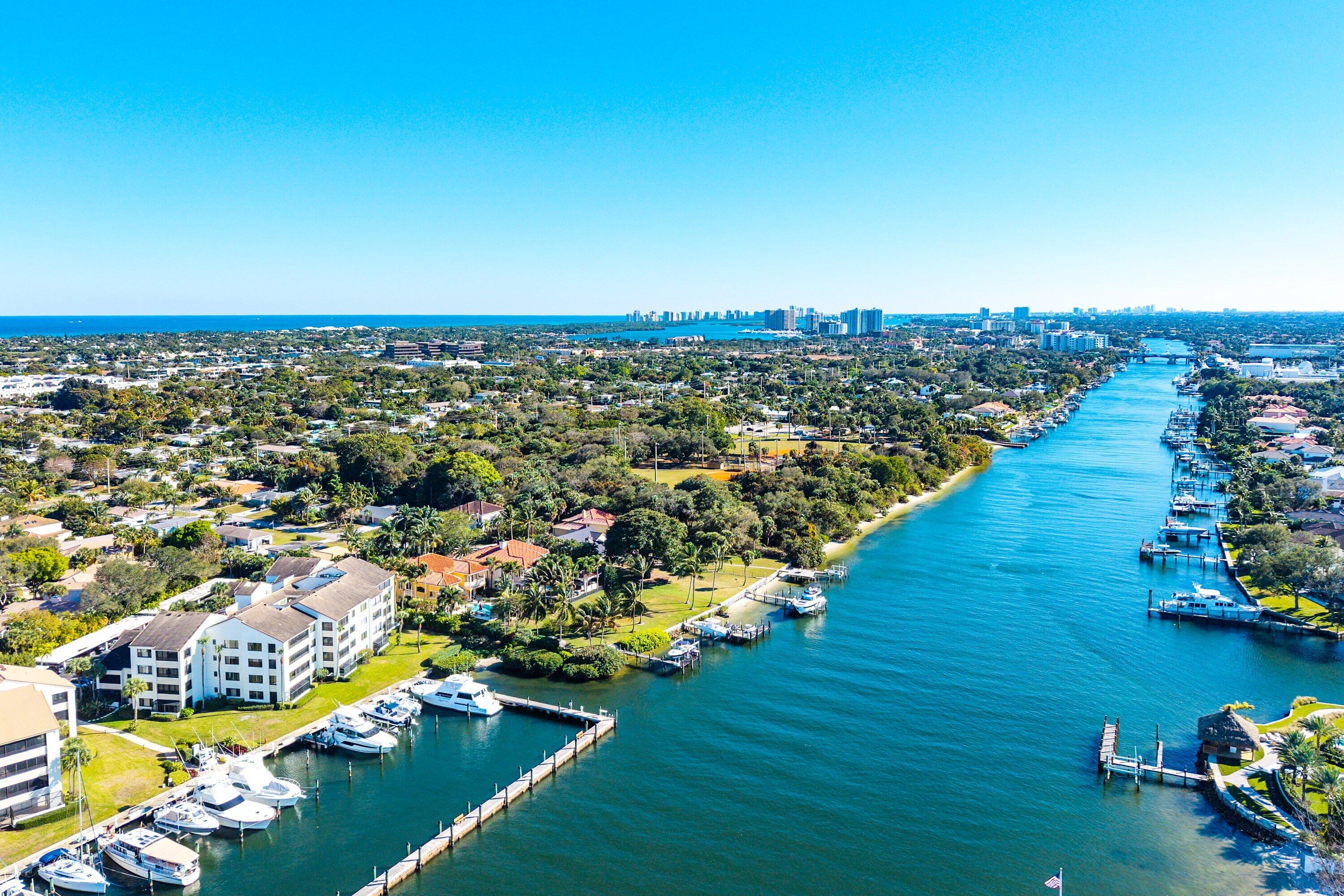 OAK HARBOUR CONDOS - Residential