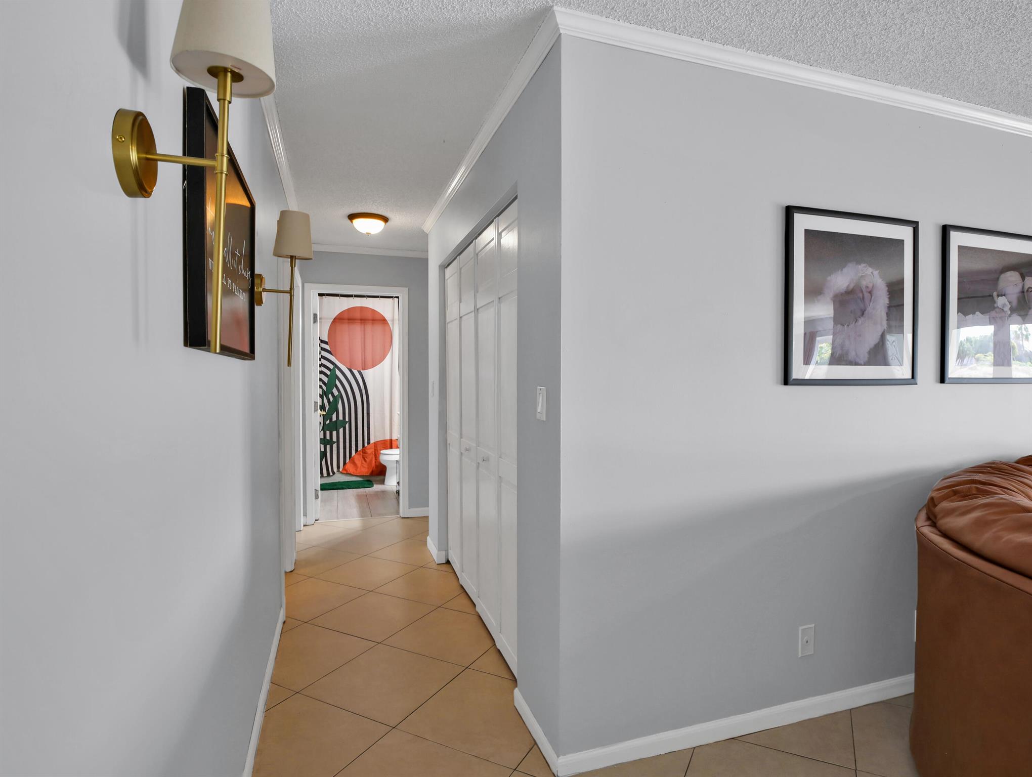 6208 NW 6th Street NW