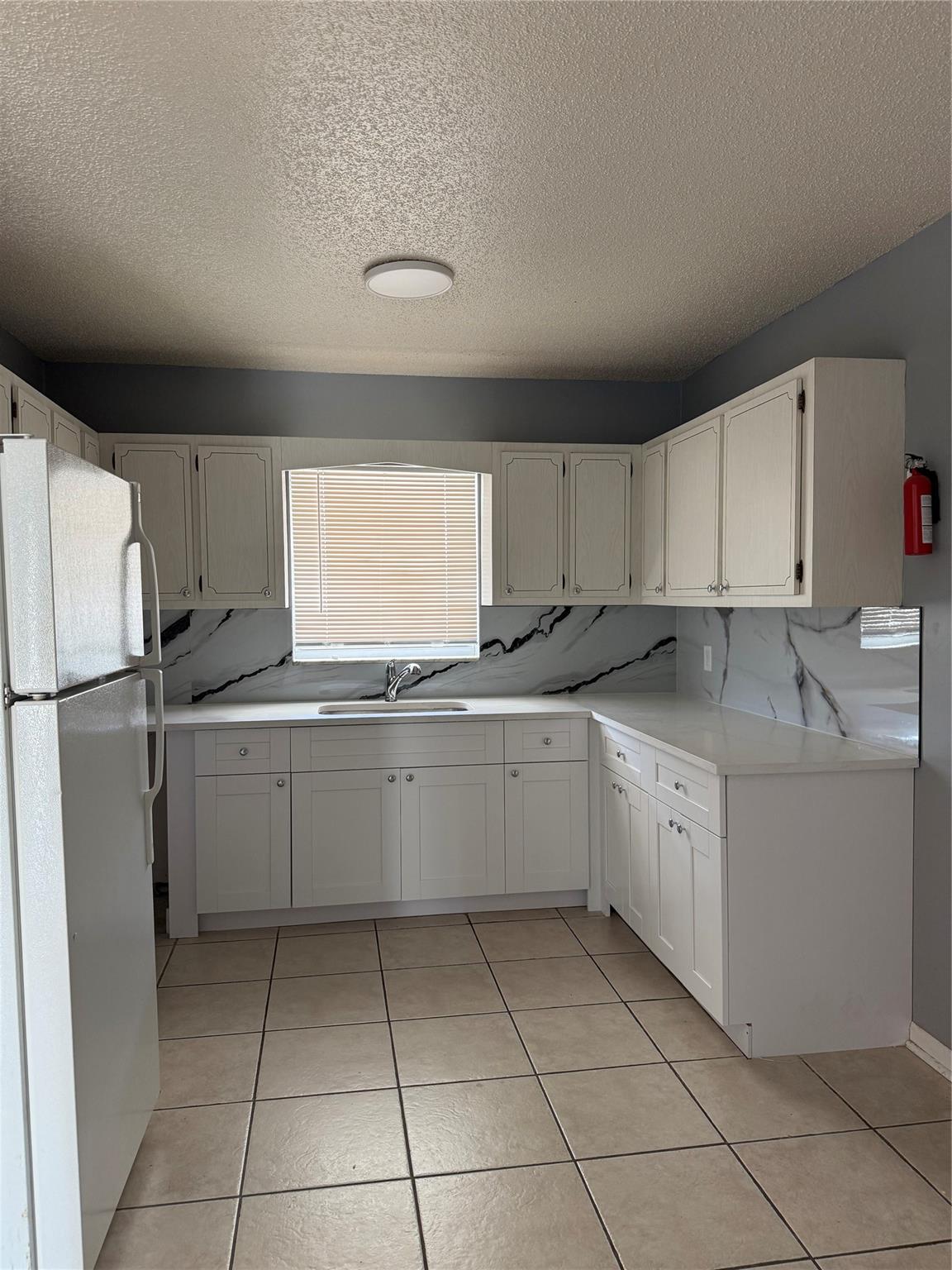 HOVIANNA IV - Residential Lease