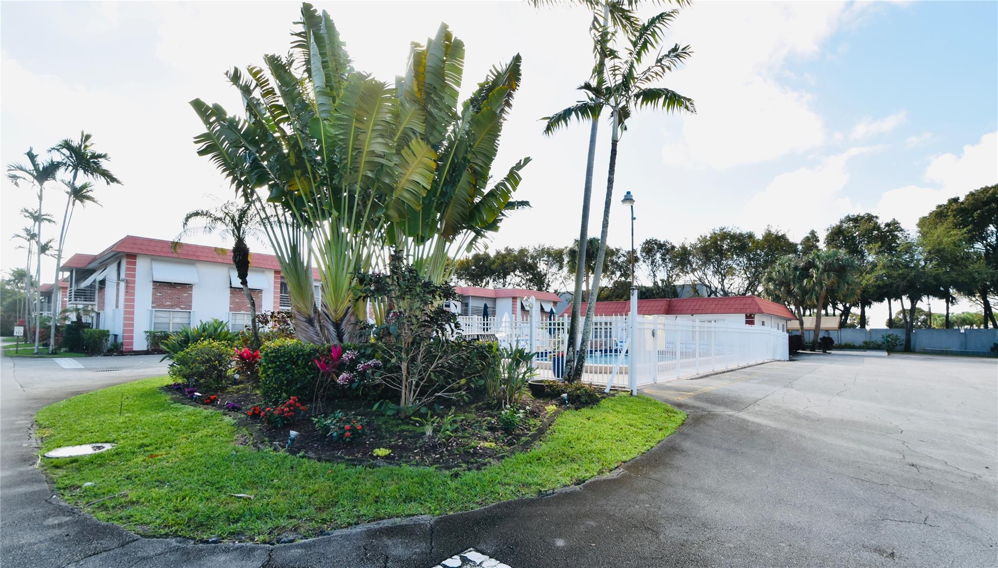 Everett Arms 8 Condo - Residential Lease