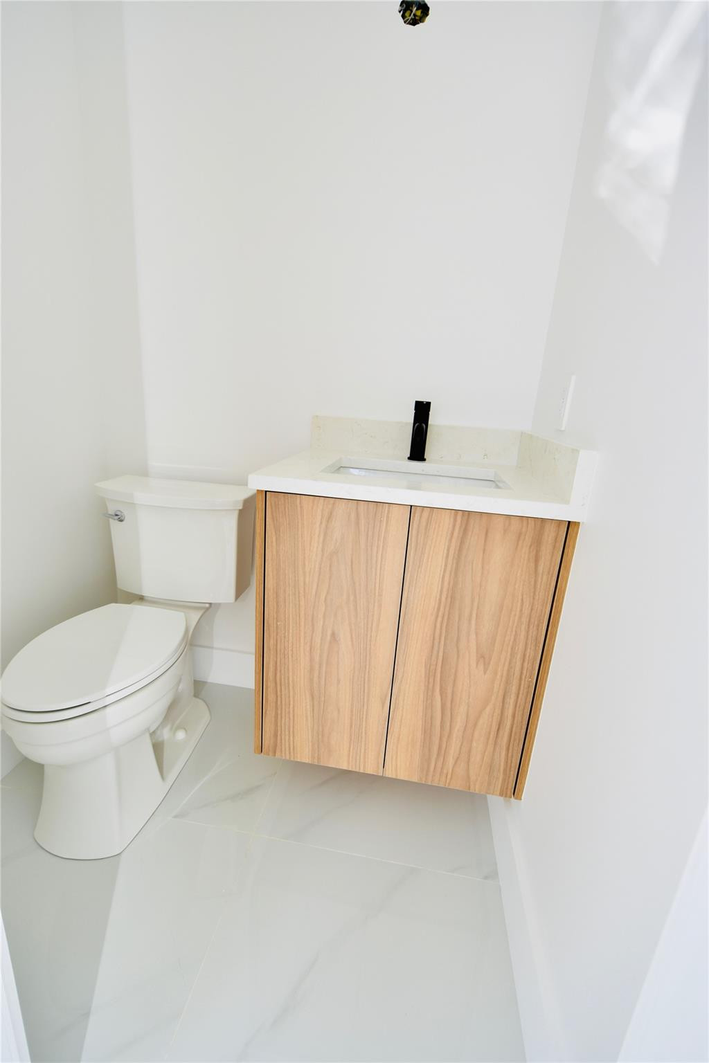 Everett Arms 8 Condo - Residential Lease