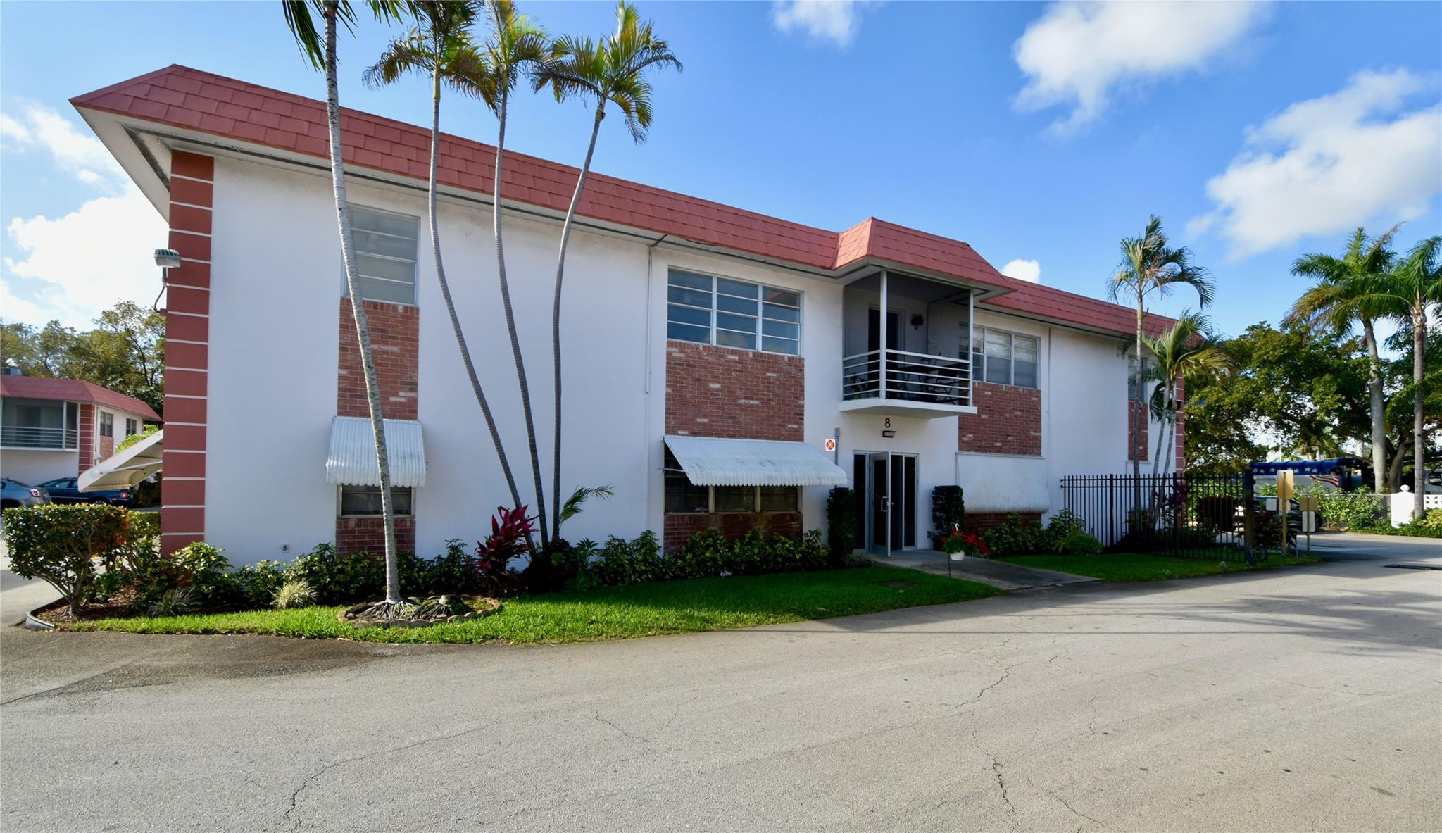 Everett Arms 8 Condo - Residential Lease