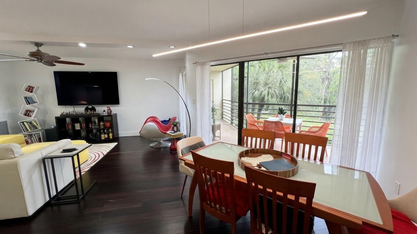 5900 Camino Del Sol 302