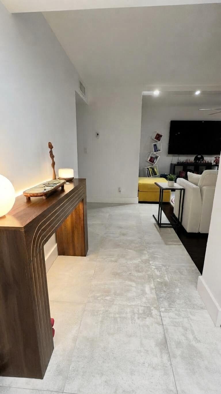 5900 Camino Del Sol 302