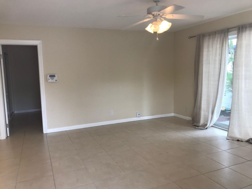 Photo of 525 Park Place, West Palm Beach, FL 33401 (MLS # R11145021)