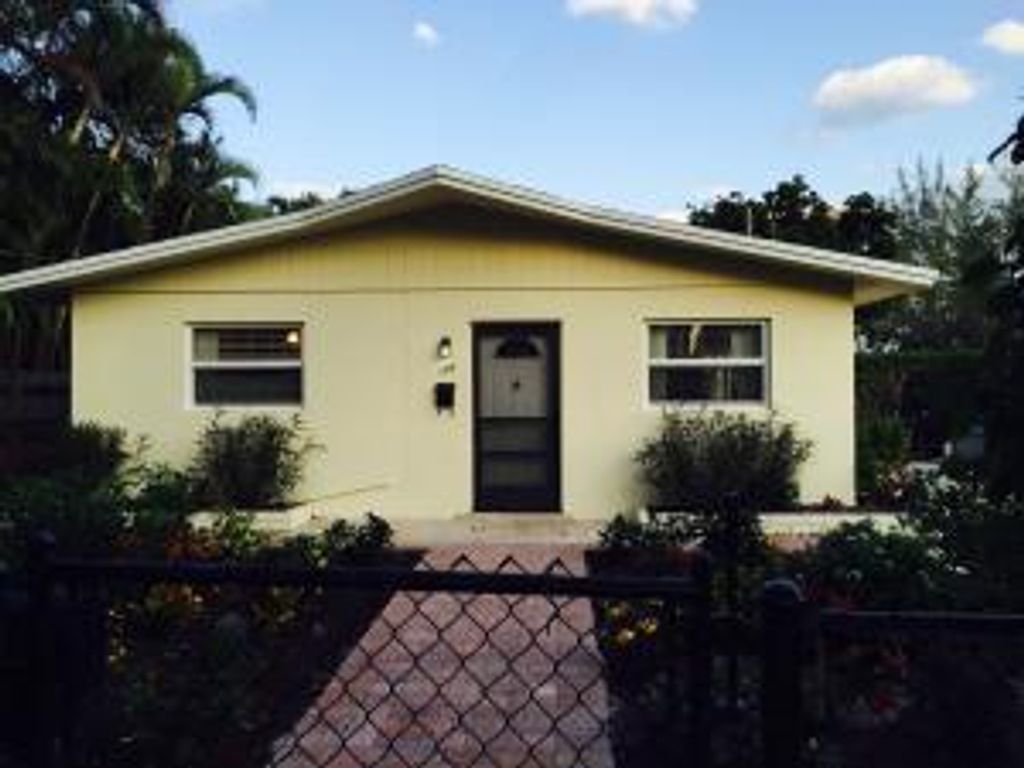 Photo of 525 Park Place, West Palm Beach, FL 33401 (MLS # R11145021)