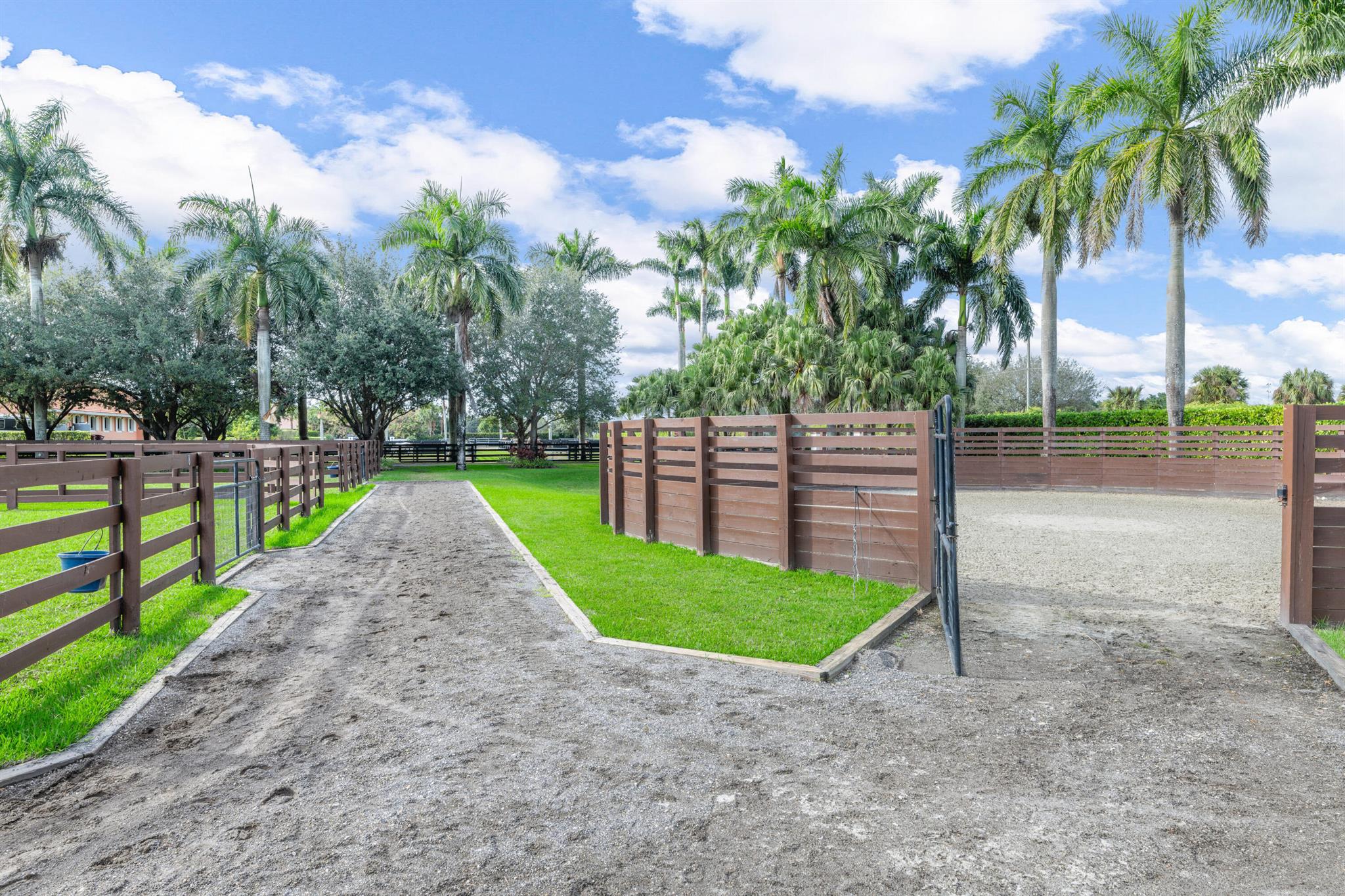 PALM BEACH POINT EAST - Residential