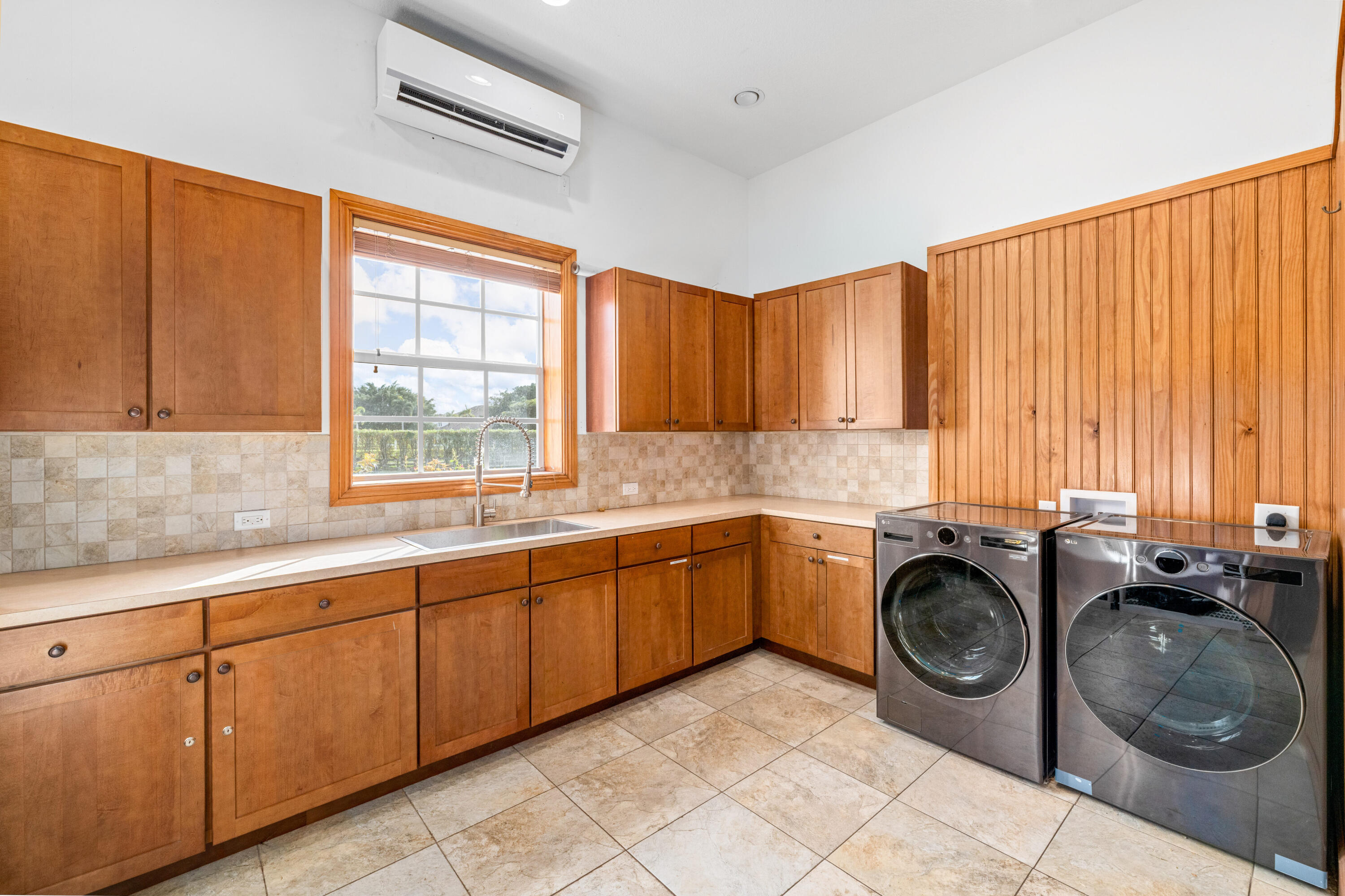 PALM BEACH POINT EAST - Residential