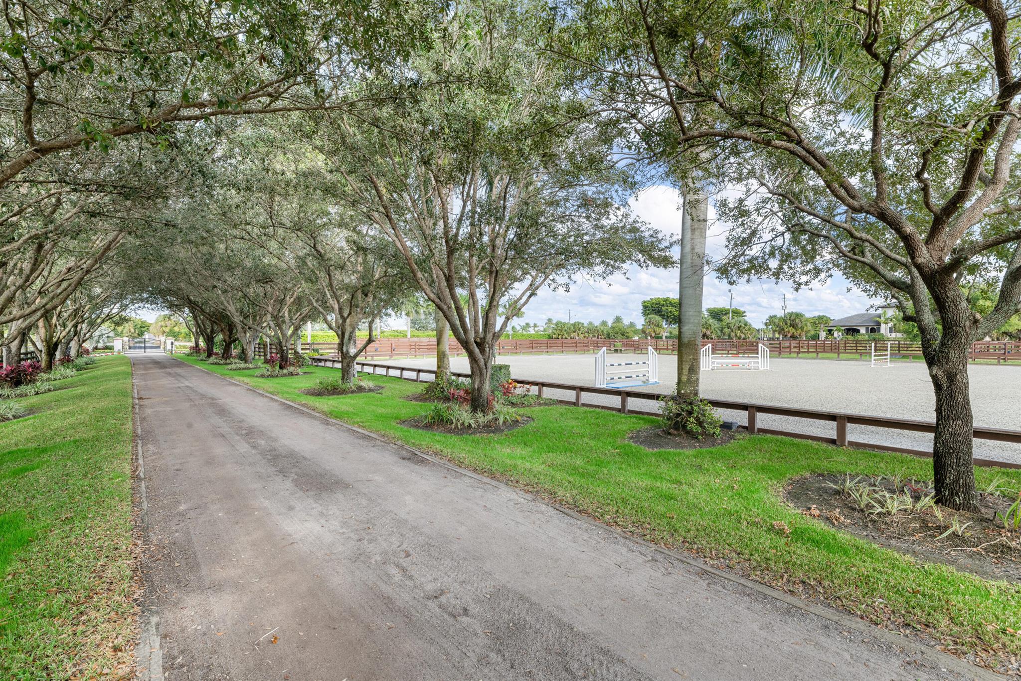 PALM BEACH POINT EAST - Residential