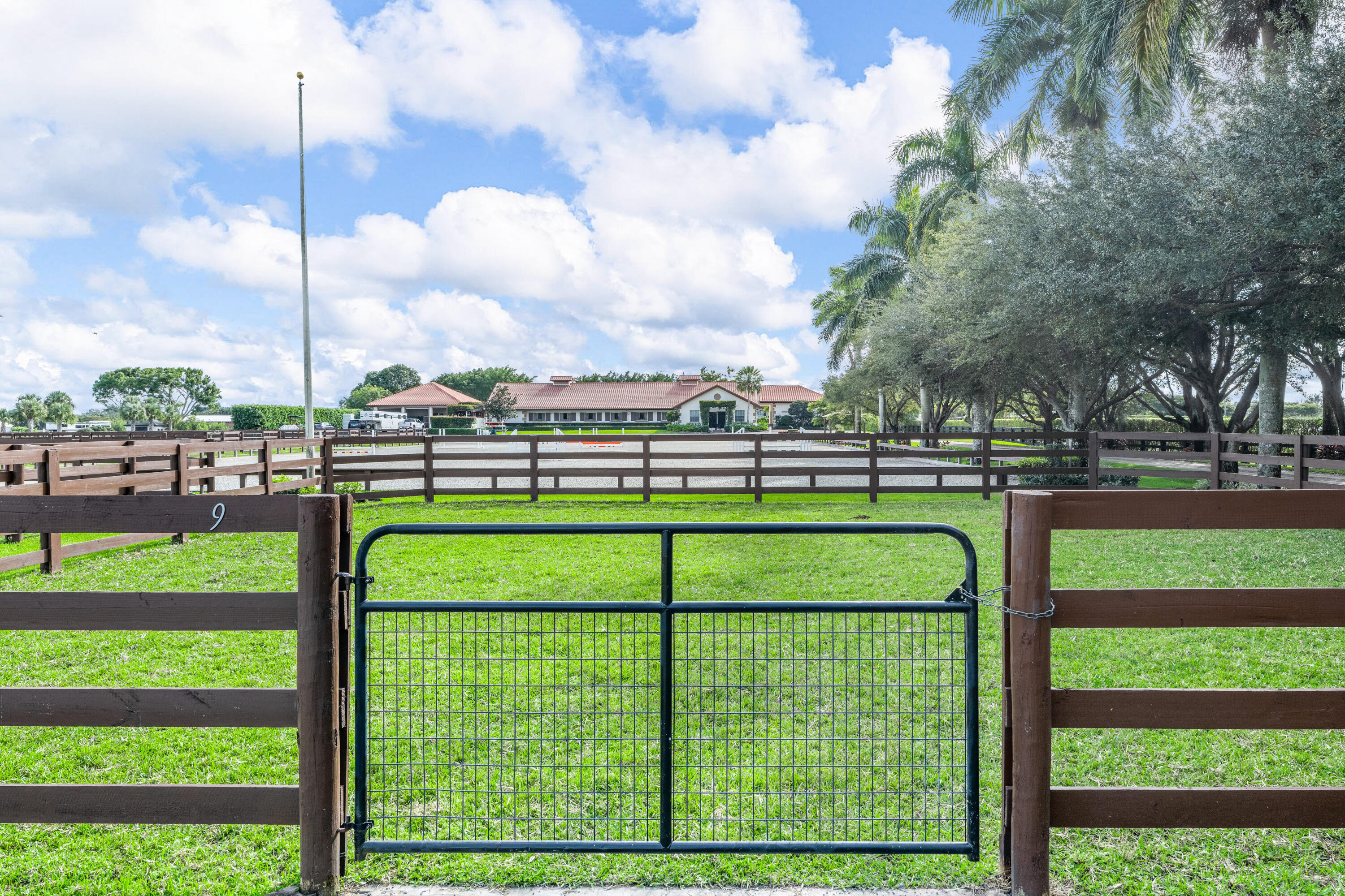 PALM BEACH POINT EAST - Residential