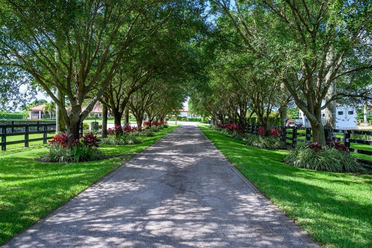 PALM BEACH POINT EAST - Residential