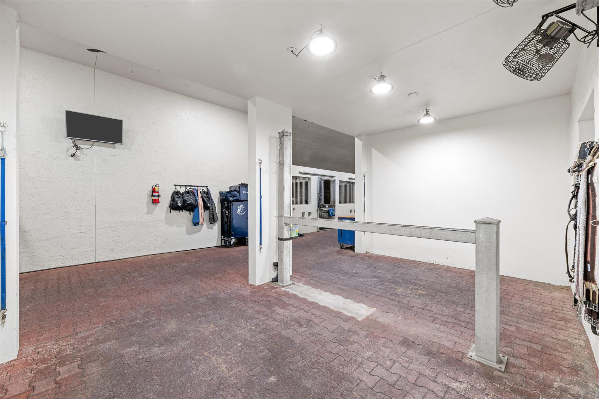 PALM BEACH POINT EAST - Residential